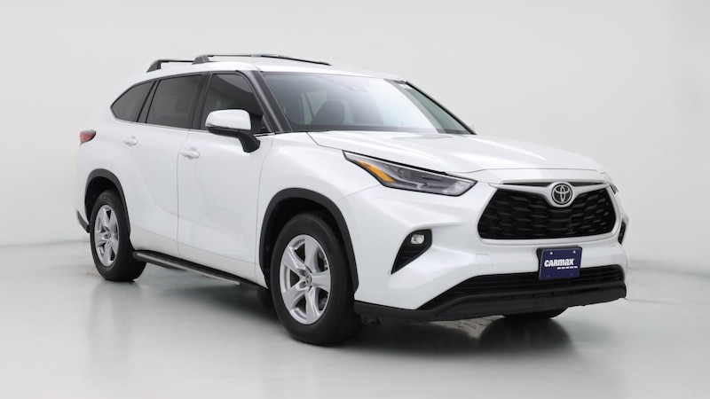 2022 Toyota Highlander LE Hero Image