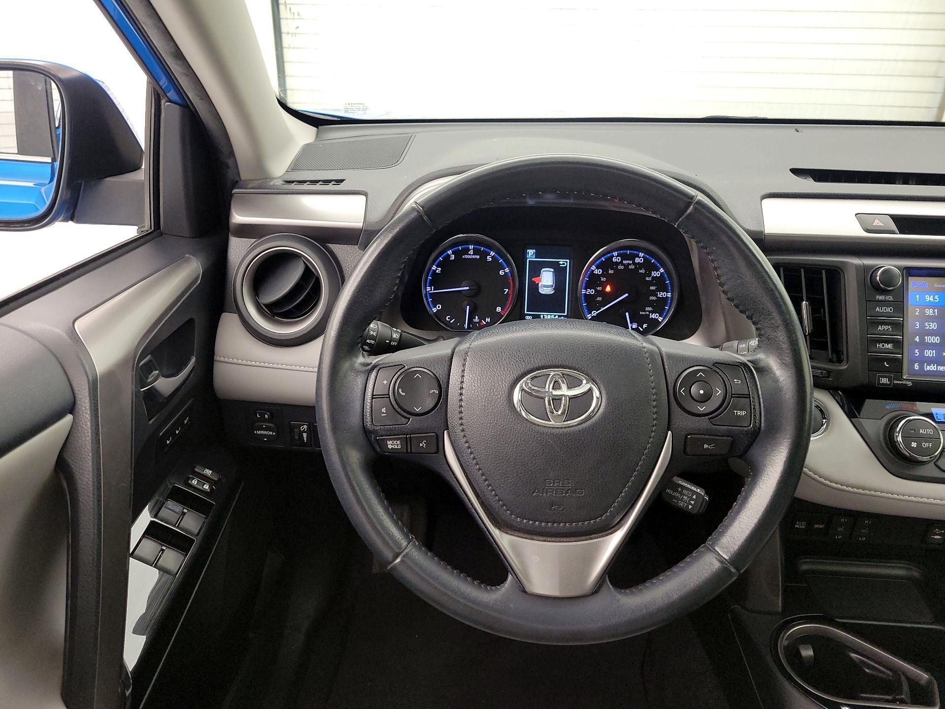 Thumbnail: 2017 Toyota RAV4 - 10