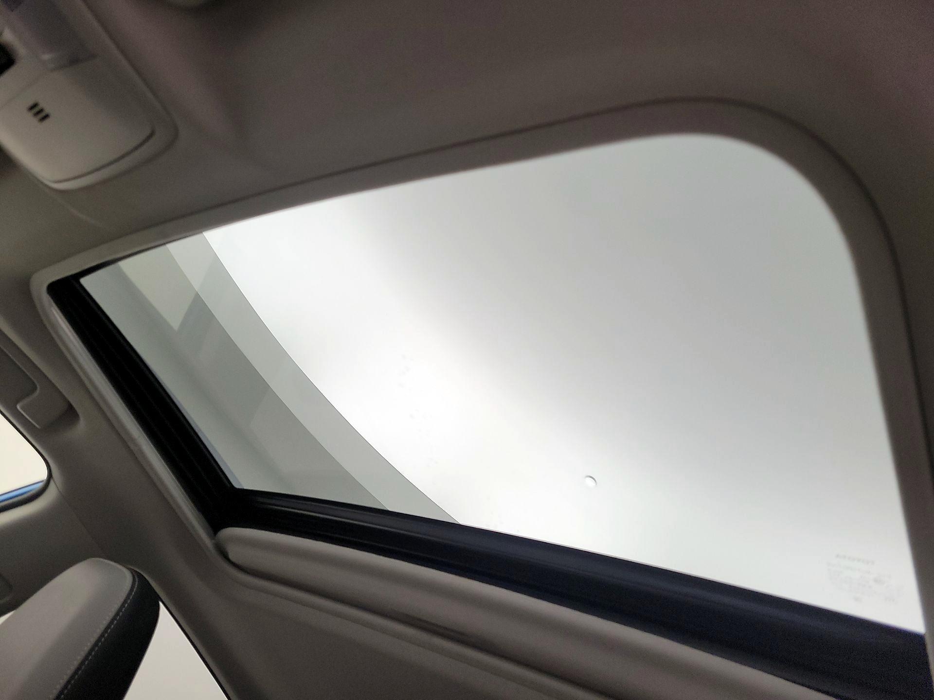 Thumbnail: 2017 Toyota RAV4 - 19