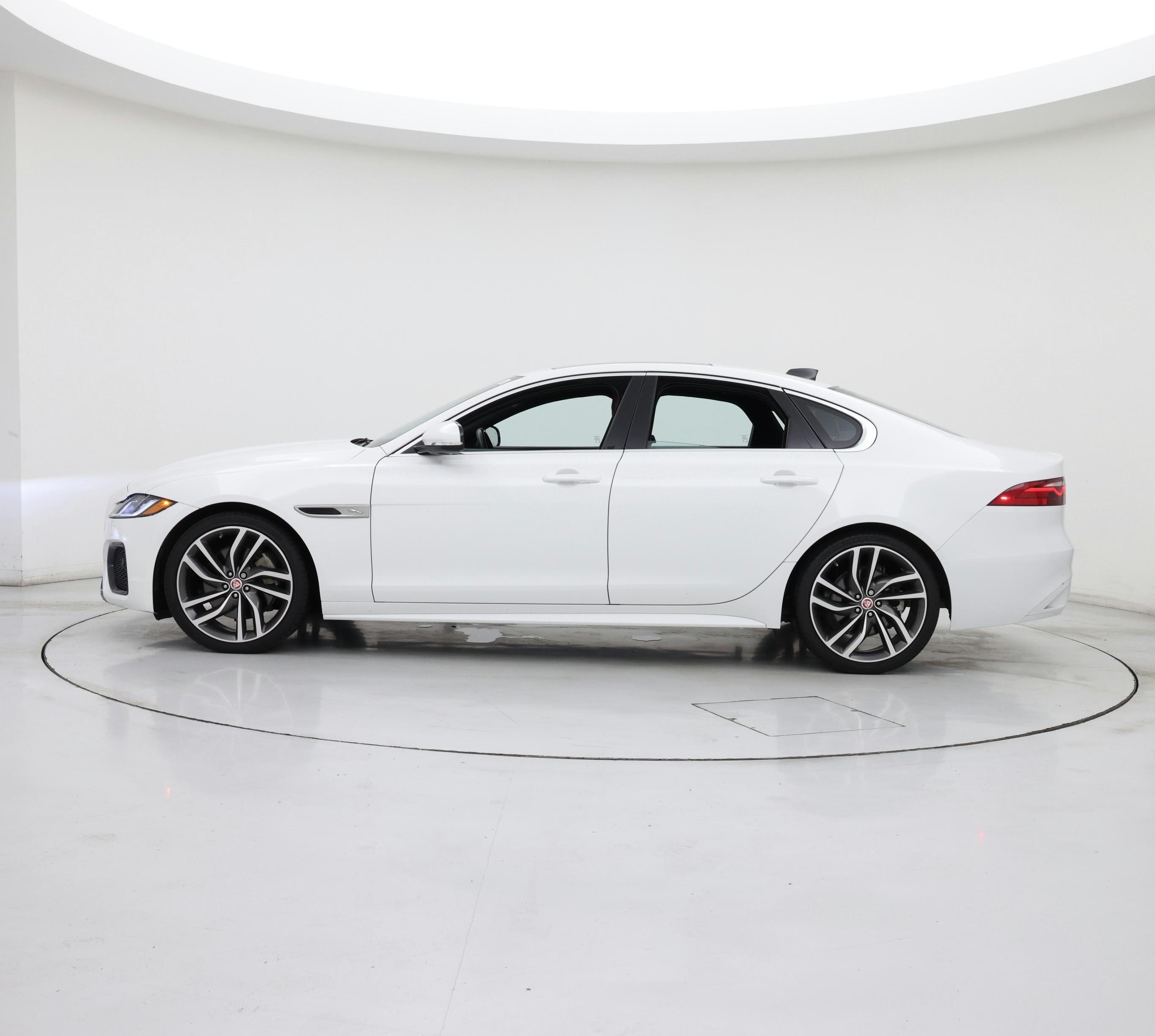 Thumbnail: 2022 Jaguar XF - 3
