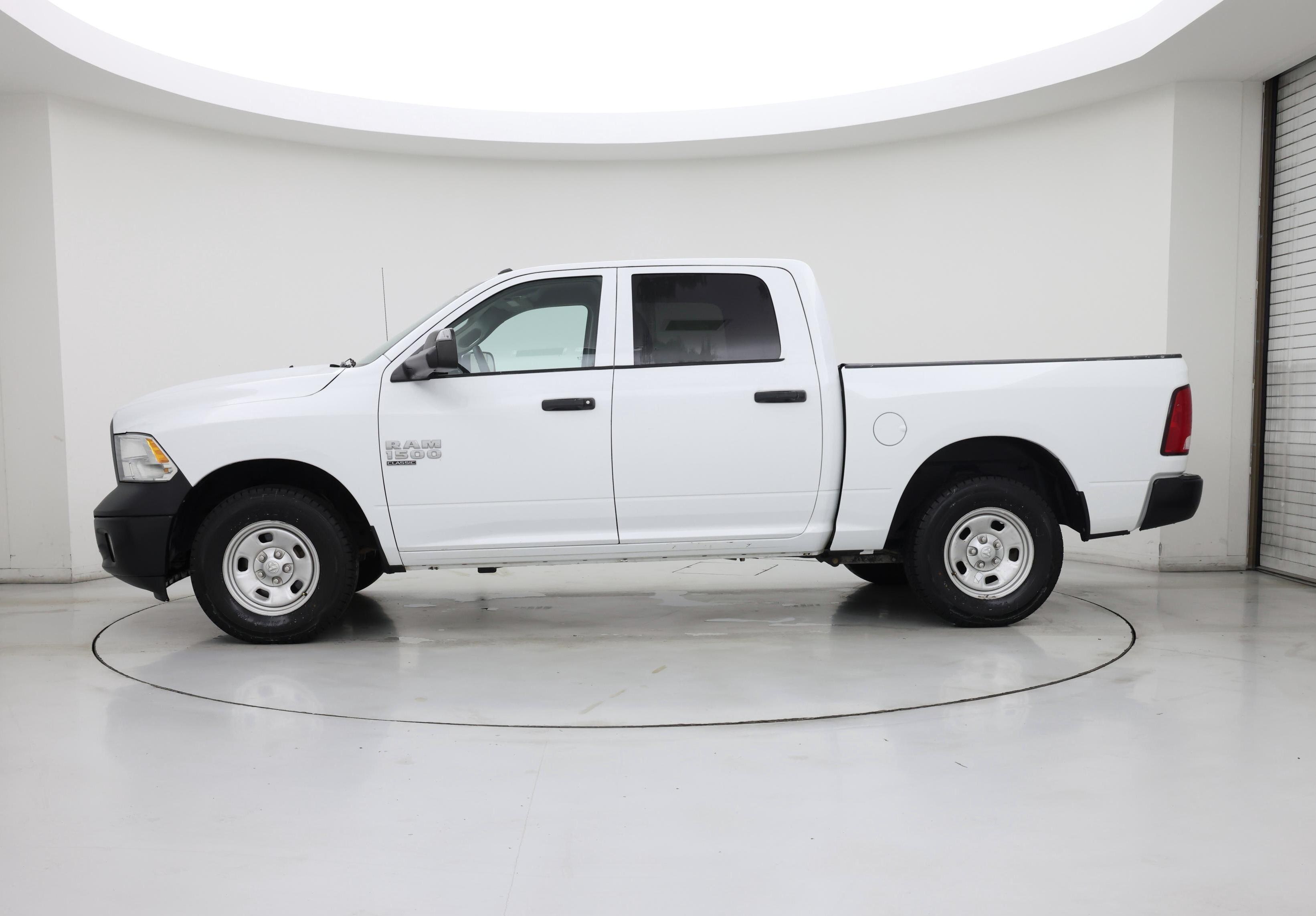 Thumbnail: 2022 RAM 1500 Classic - 3