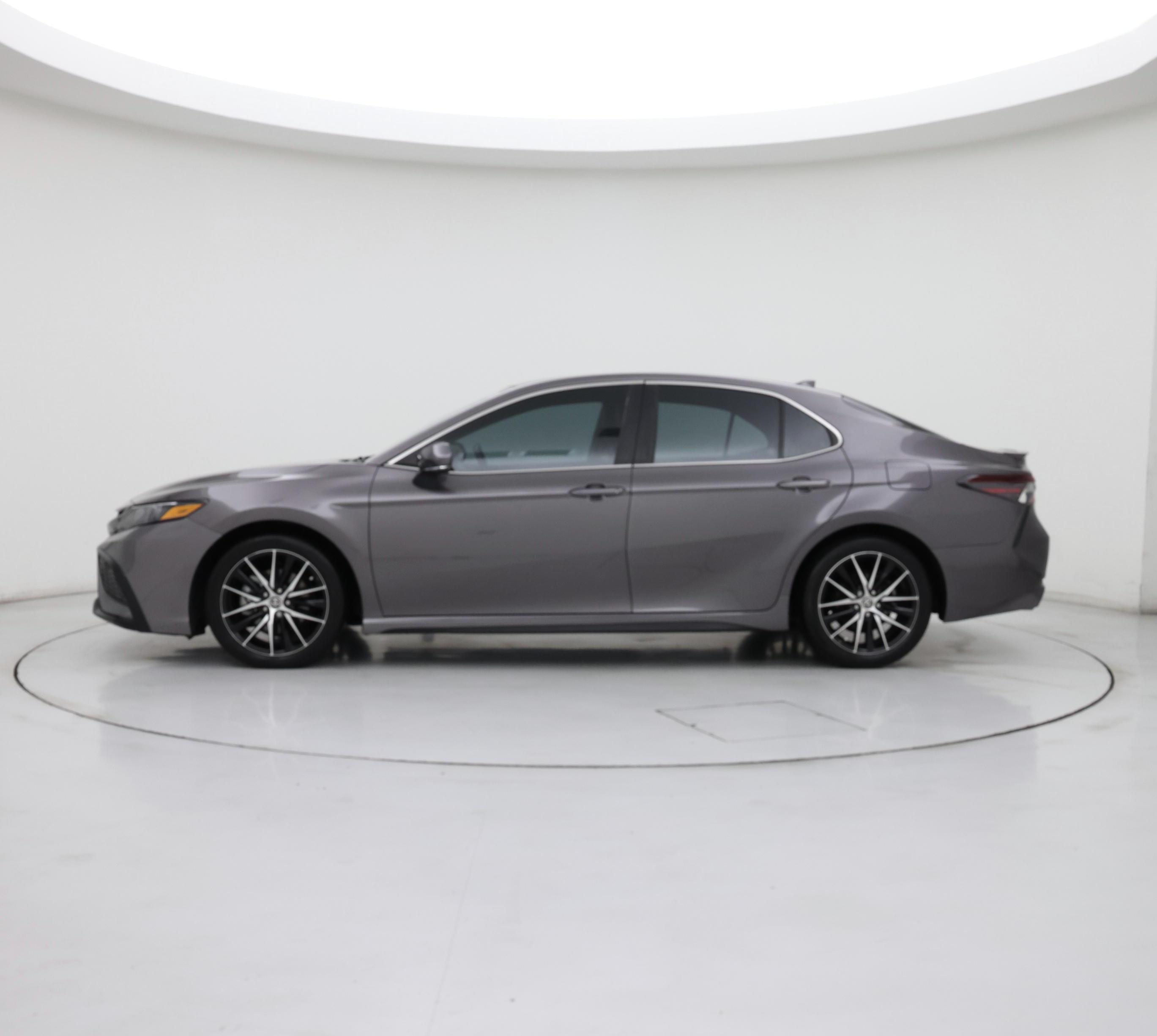 Thumbnail: 2022 Toyota Camry - 3
