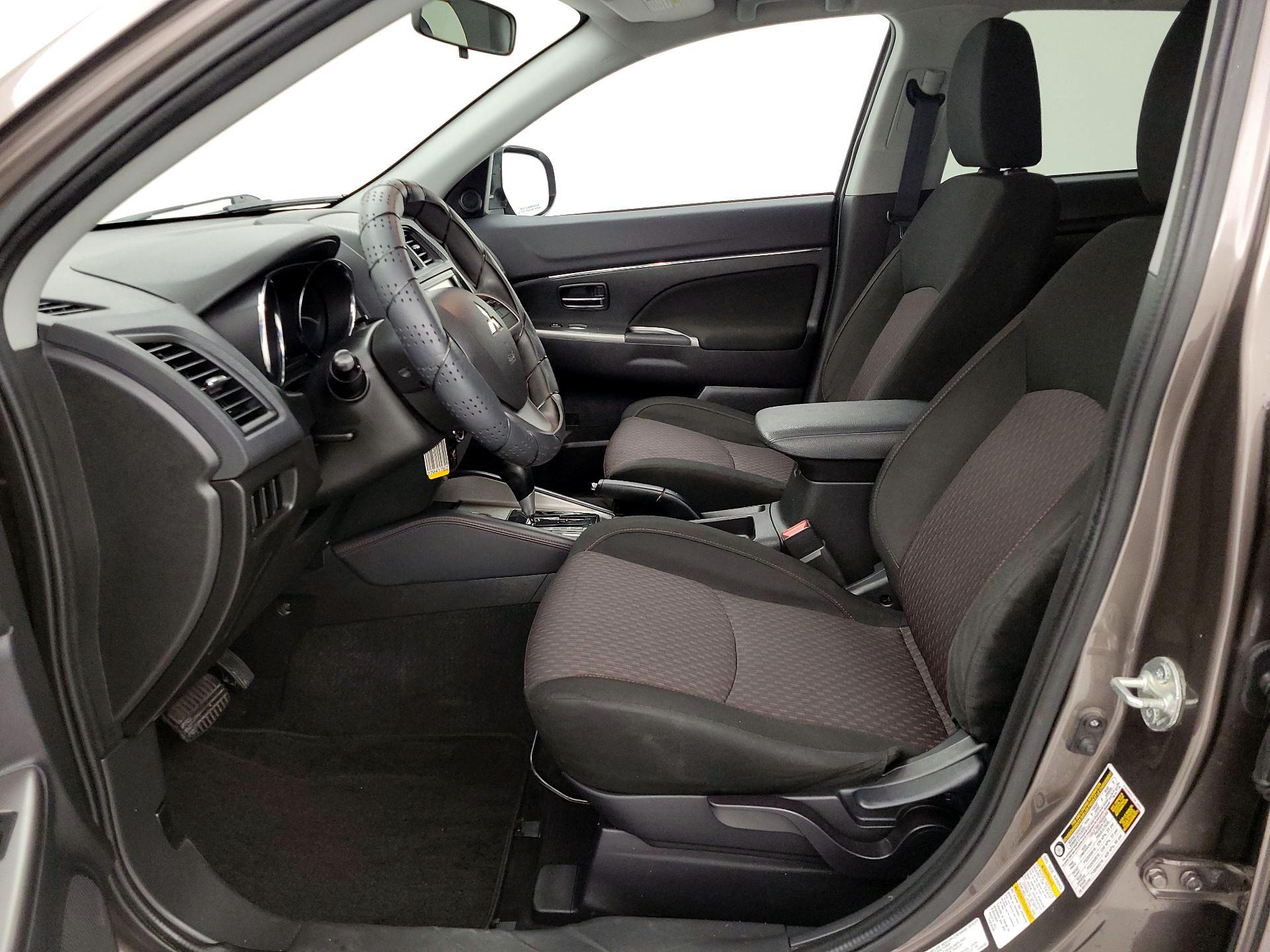 Thumbnail: 2019 Mitsubishi Outlander Sport - 11