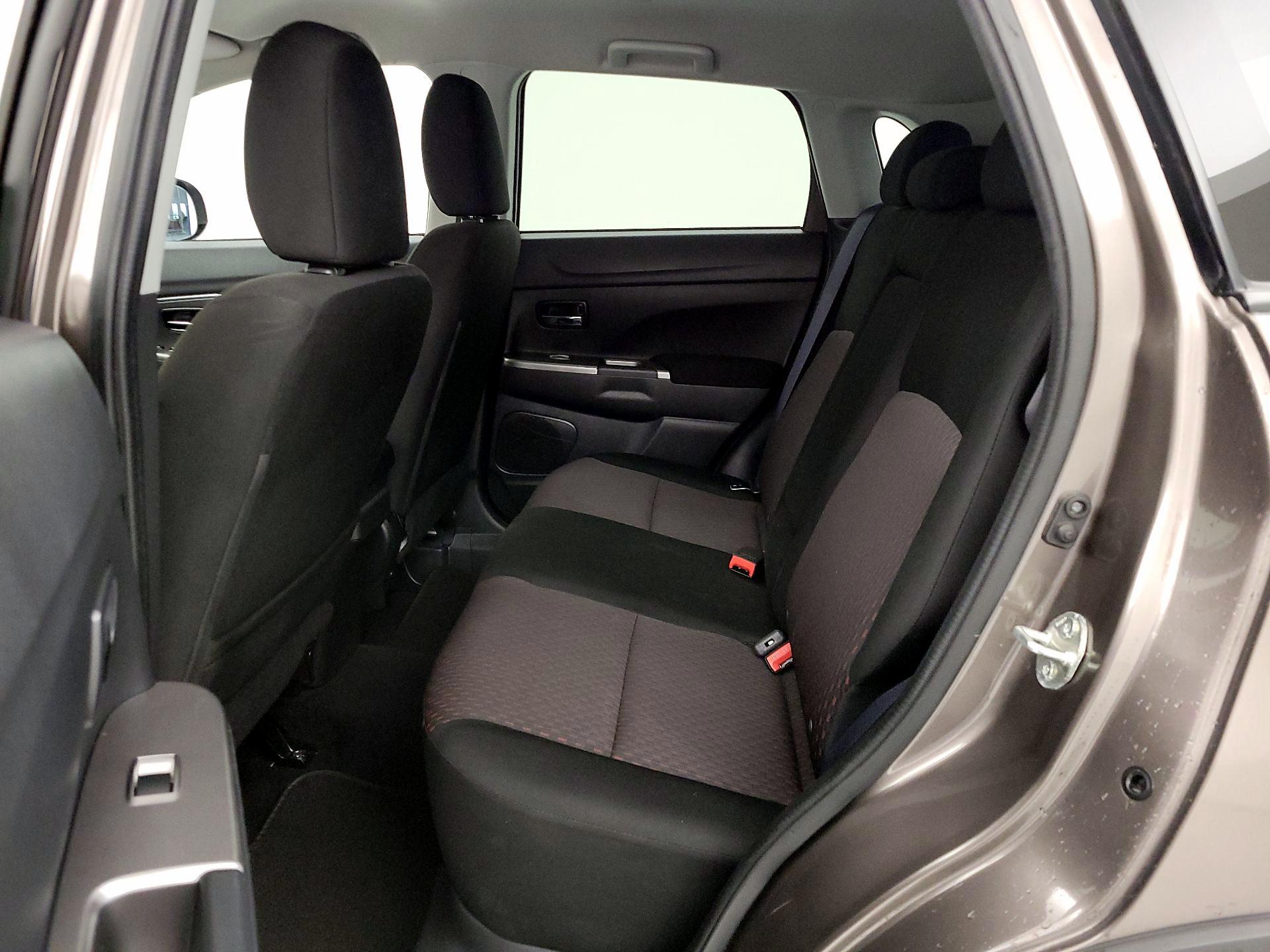 Thumbnail: 2019 Mitsubishi Outlander Sport - 18