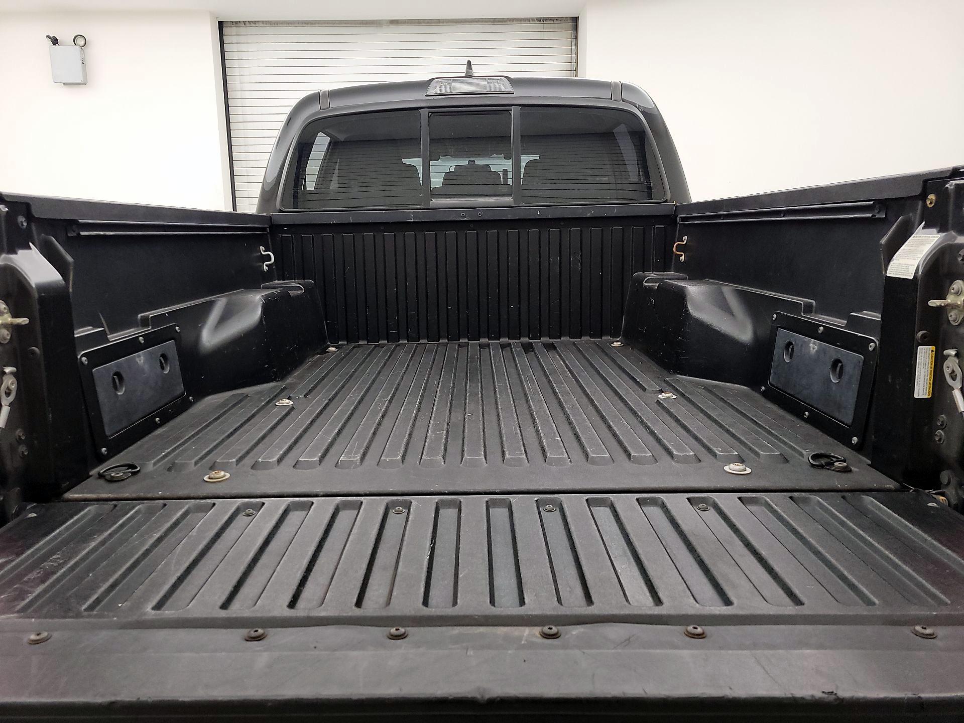 Thumbnail: 2017 Toyota Tacoma - 20