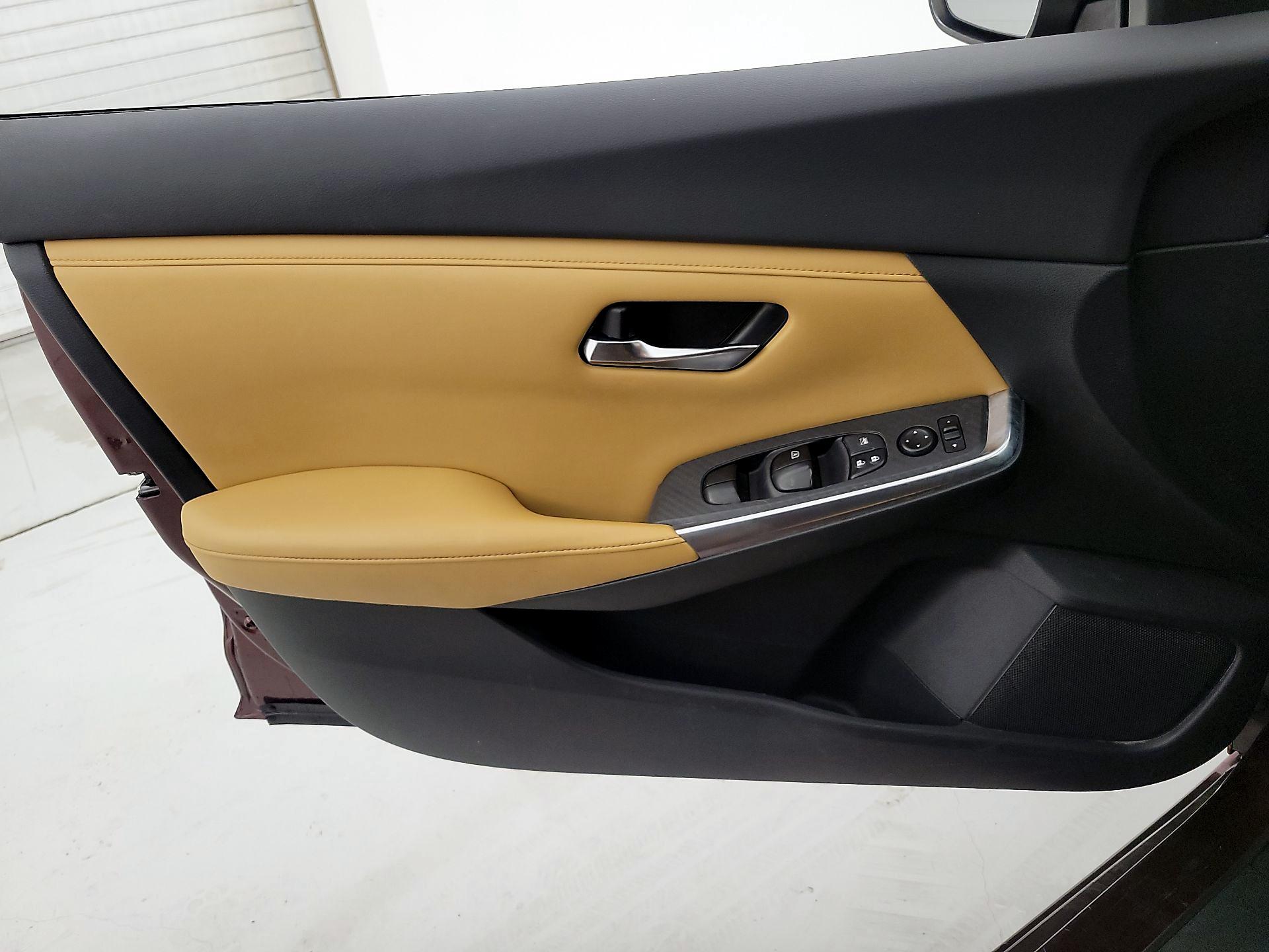 Thumbnail: 2020 Nissan Sentra - 12