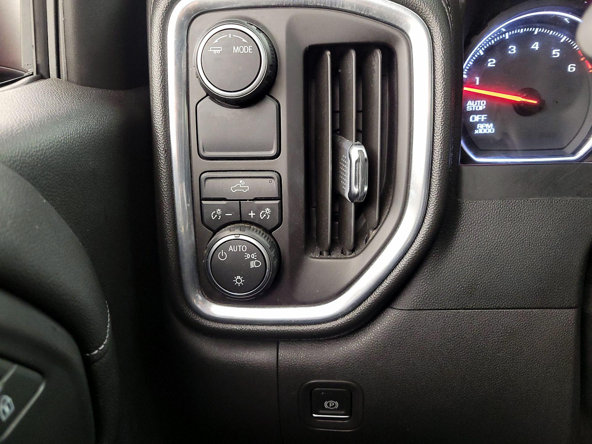 Thumbnail: 2020 Chevrolet Silverado 1500 - 13