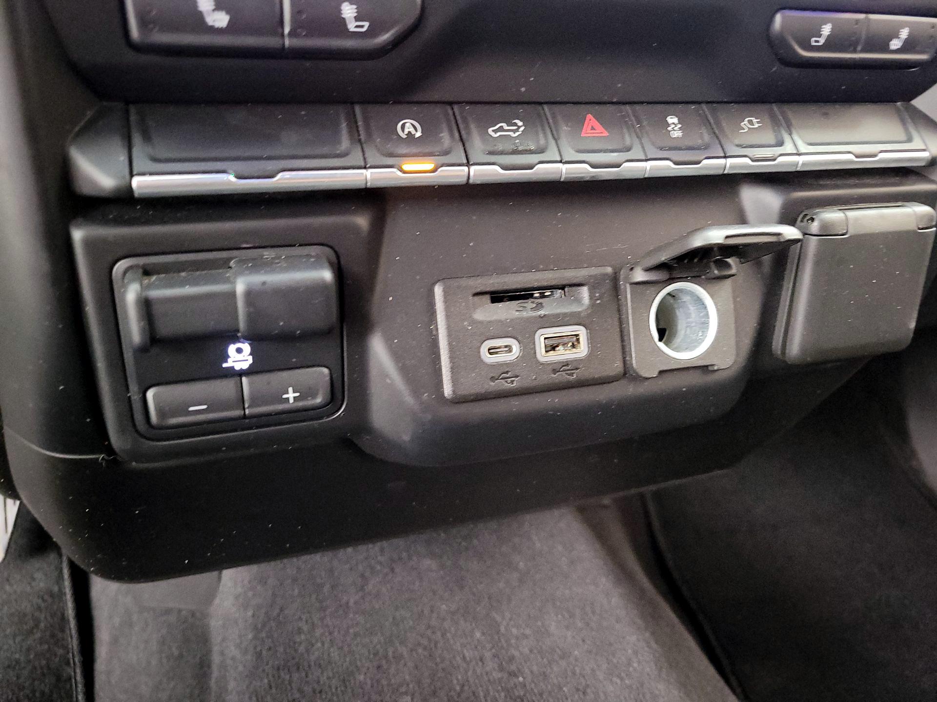 Thumbnail: 2020 Chevrolet Silverado 1500 - 18