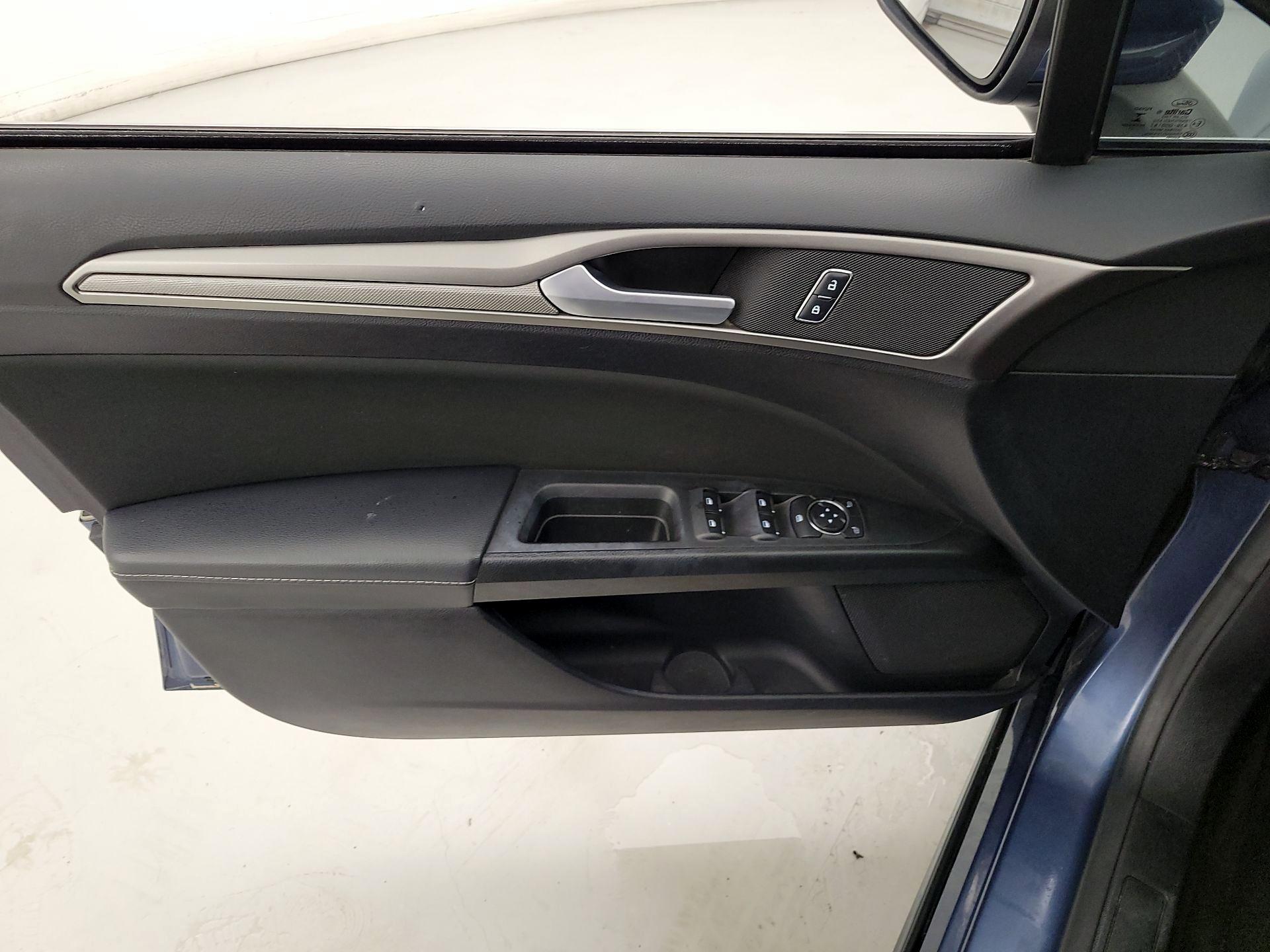 Thumbnail: 2018 Ford Fusion - 12