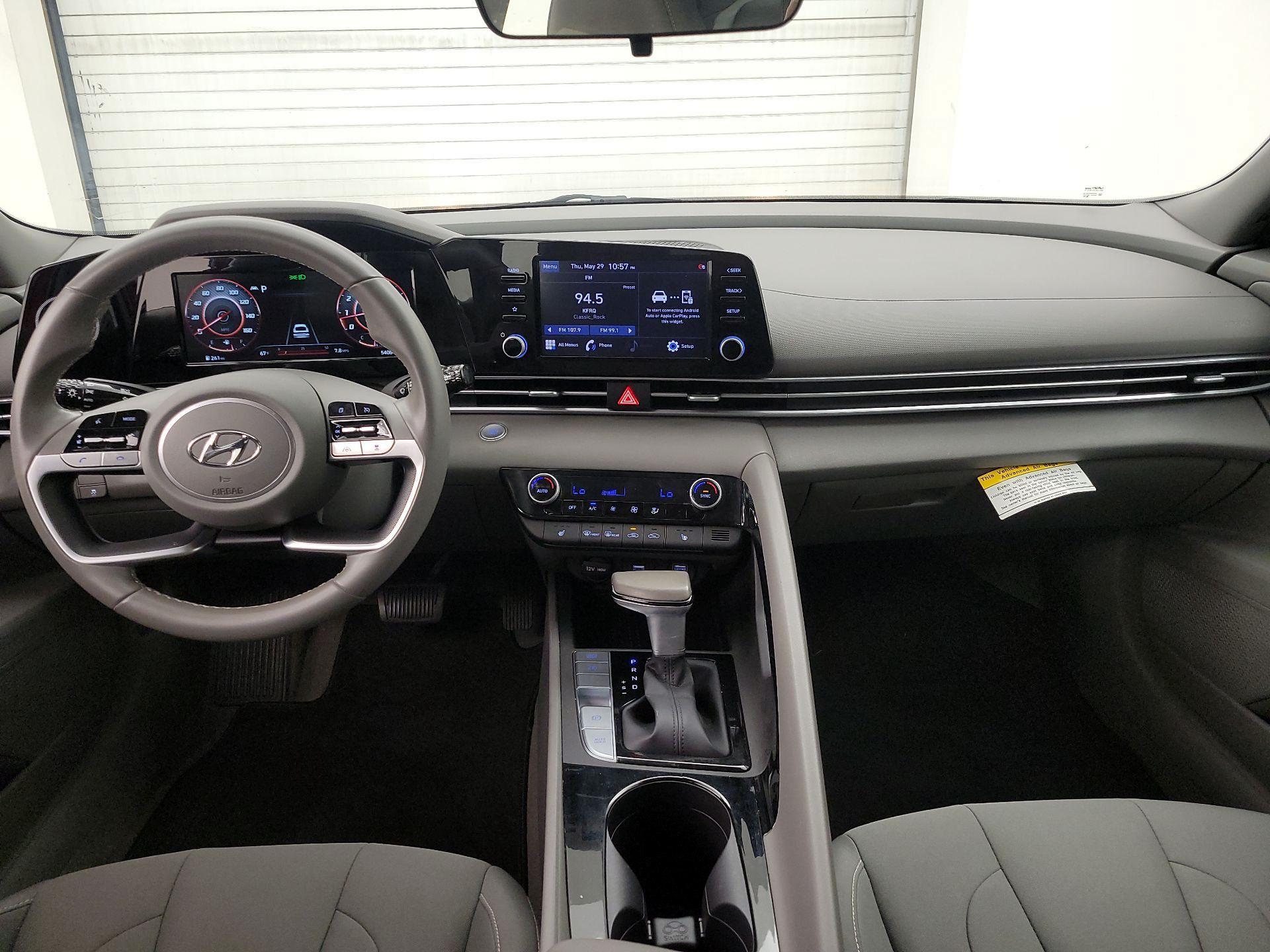 Thumbnail: 2022 Hyundai Elantra - 9