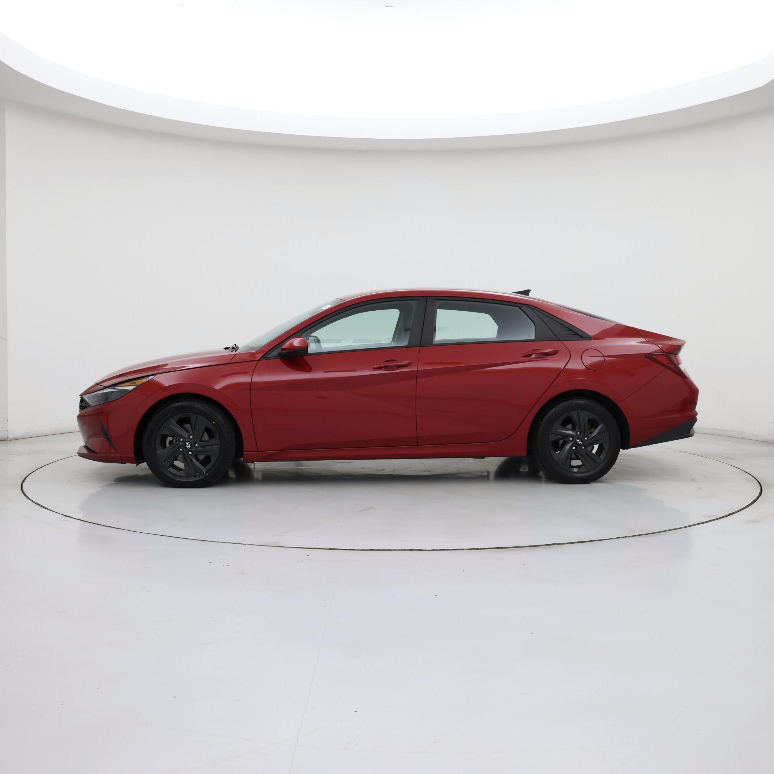 Thumbnail: 2022 Hyundai Elantra - 3