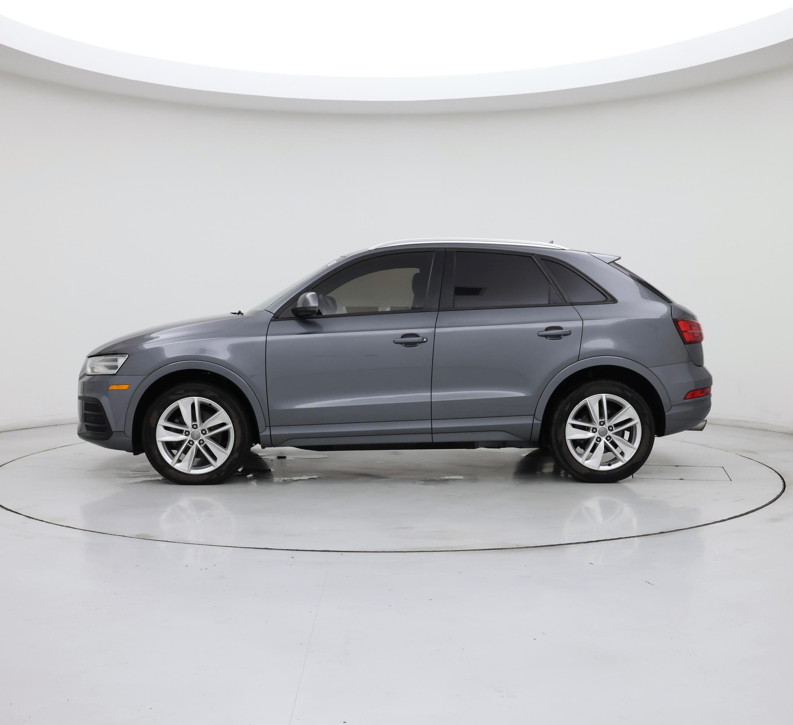 Thumbnail: 2017 Audi Q3 - 3