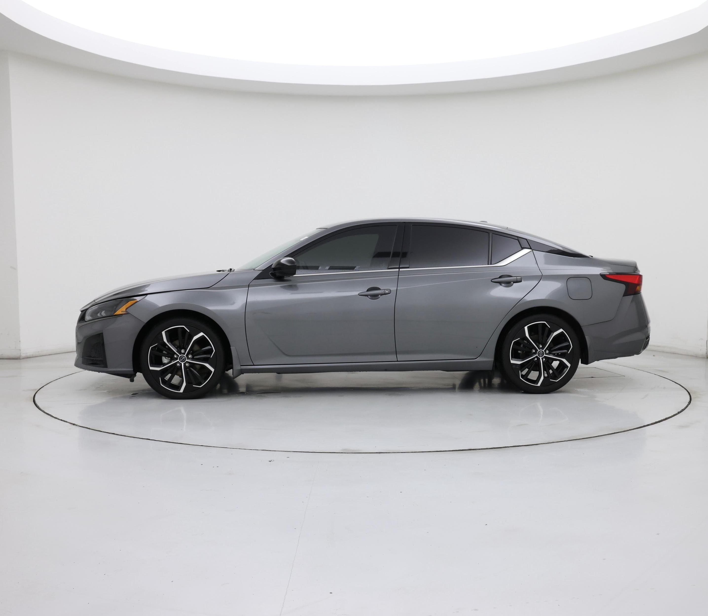 Thumbnail: 2023 Nissan Altima - 3