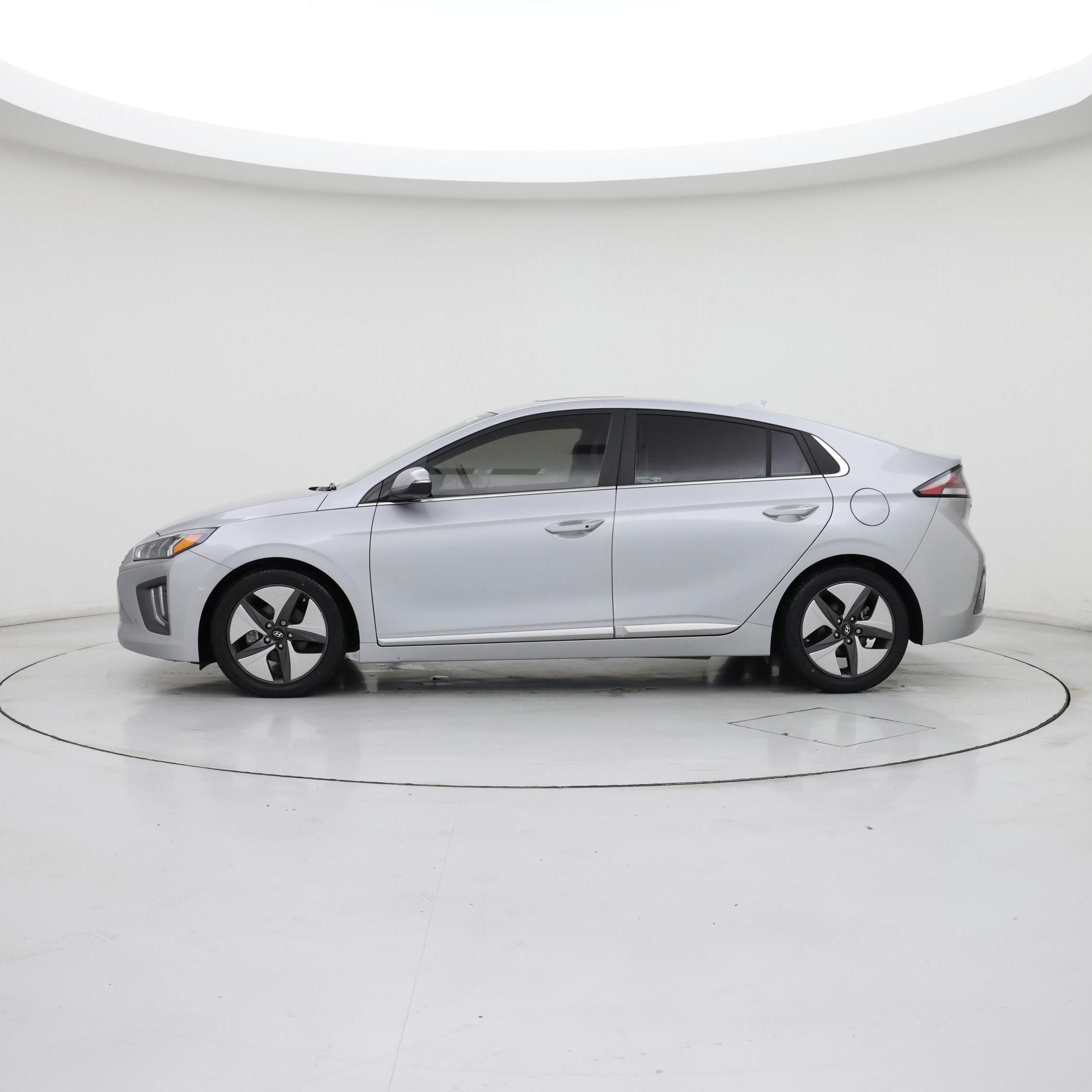 Thumbnail: 2021 Hyundai Ioniq - 3