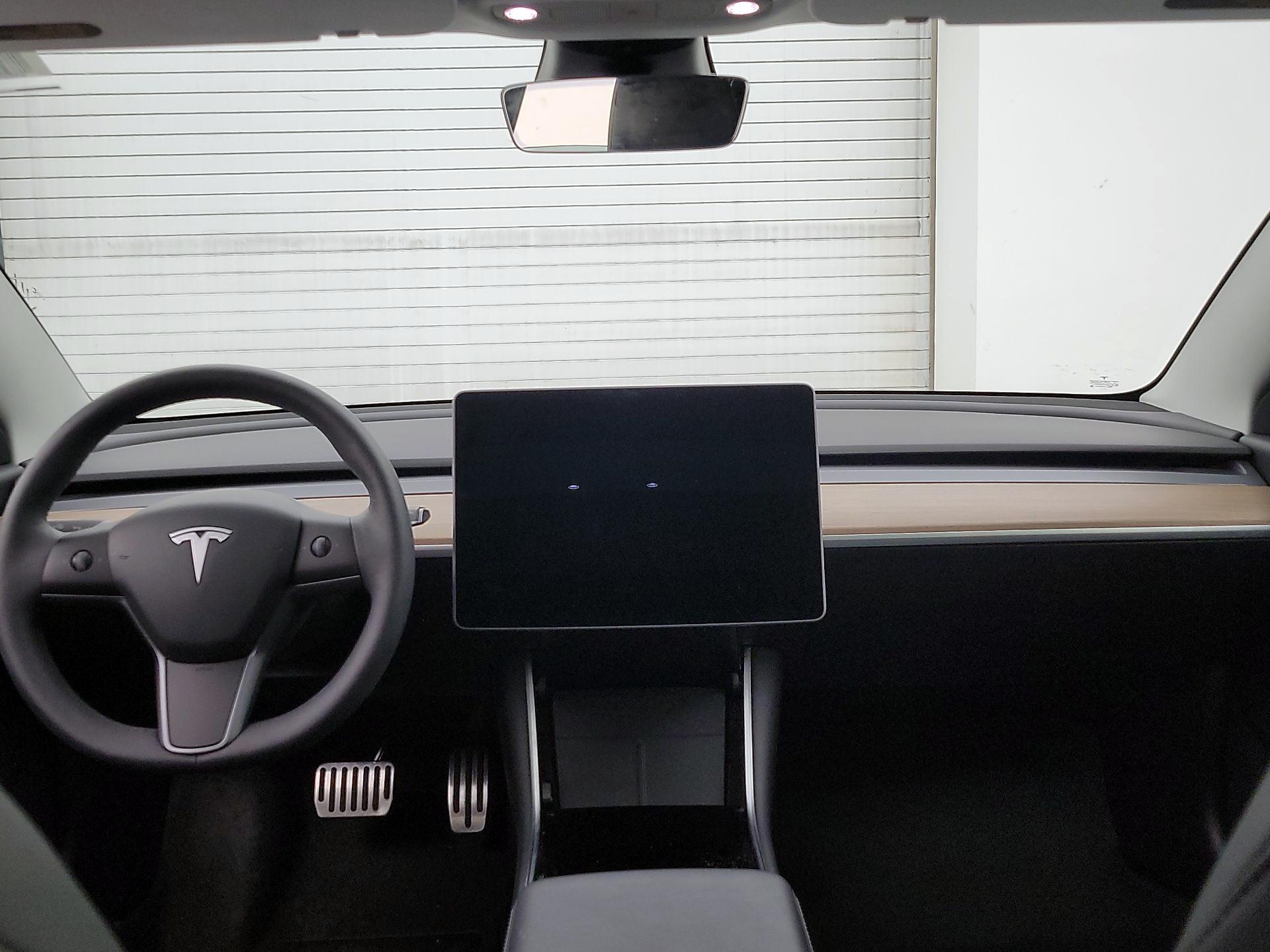 Thumbnail: 2020 Tesla Model 3 - 9