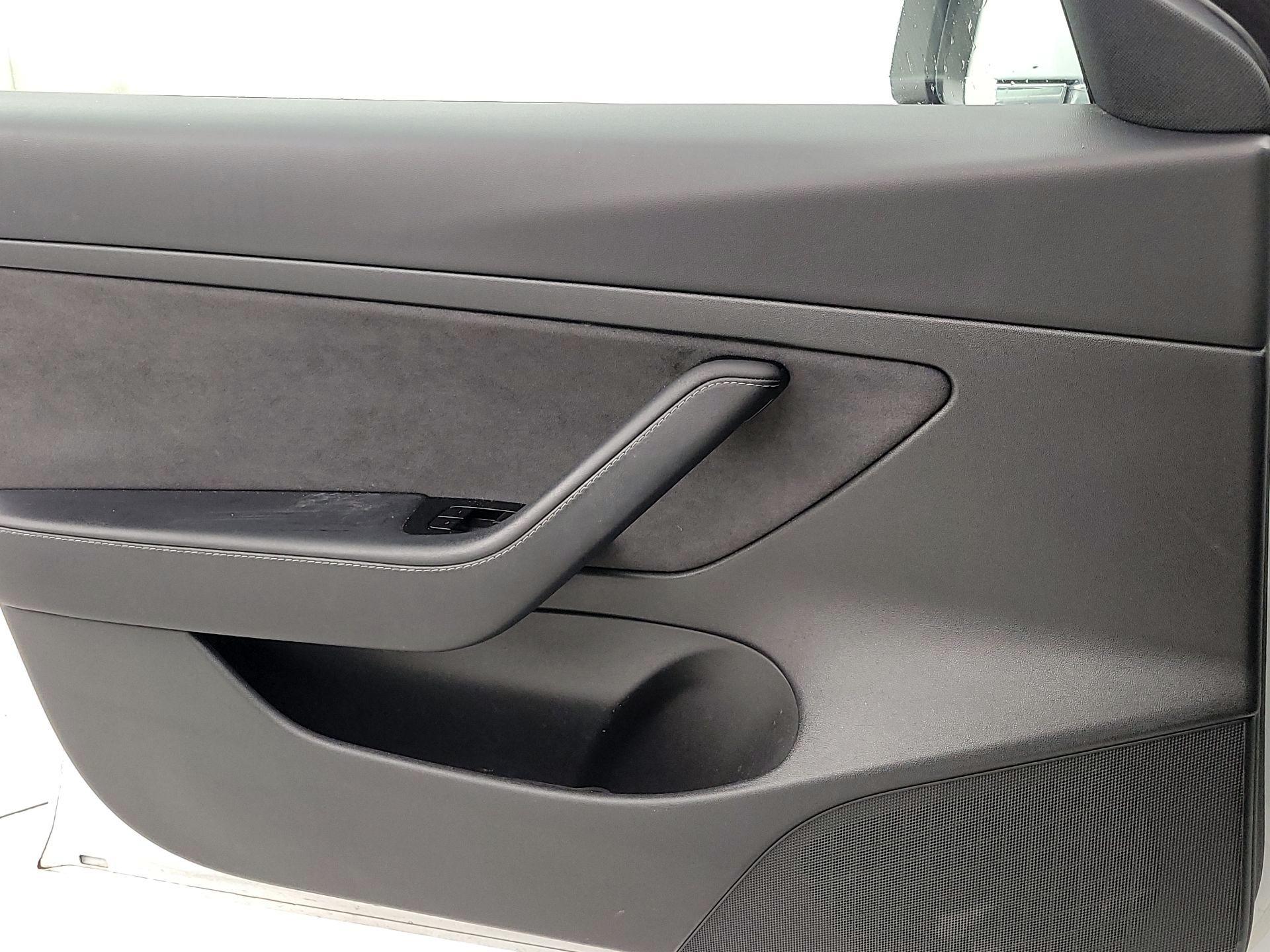 Thumbnail: 2020 Tesla Model 3 - 12