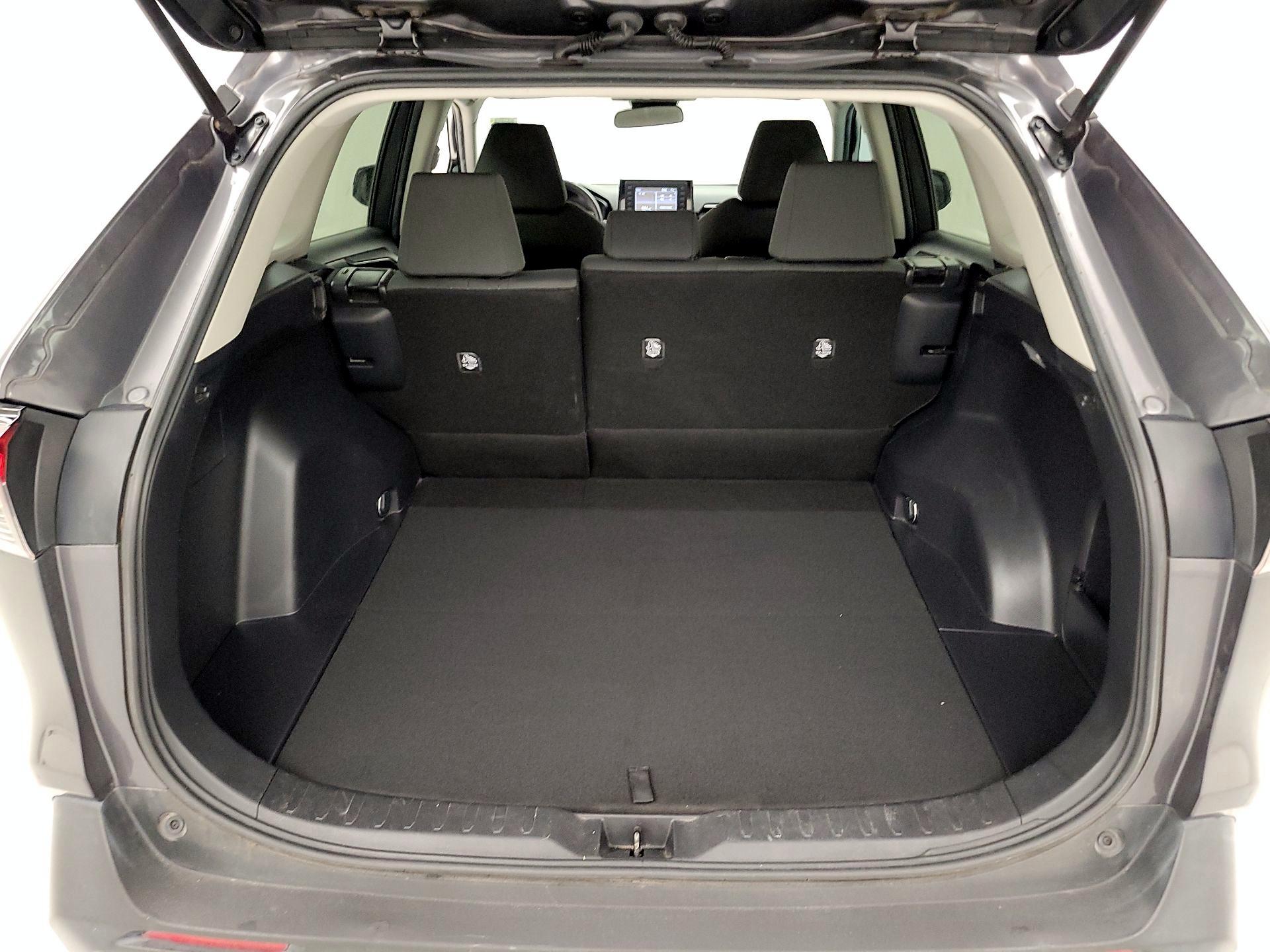 Thumbnail: 2021 Toyota RAV4 - 20