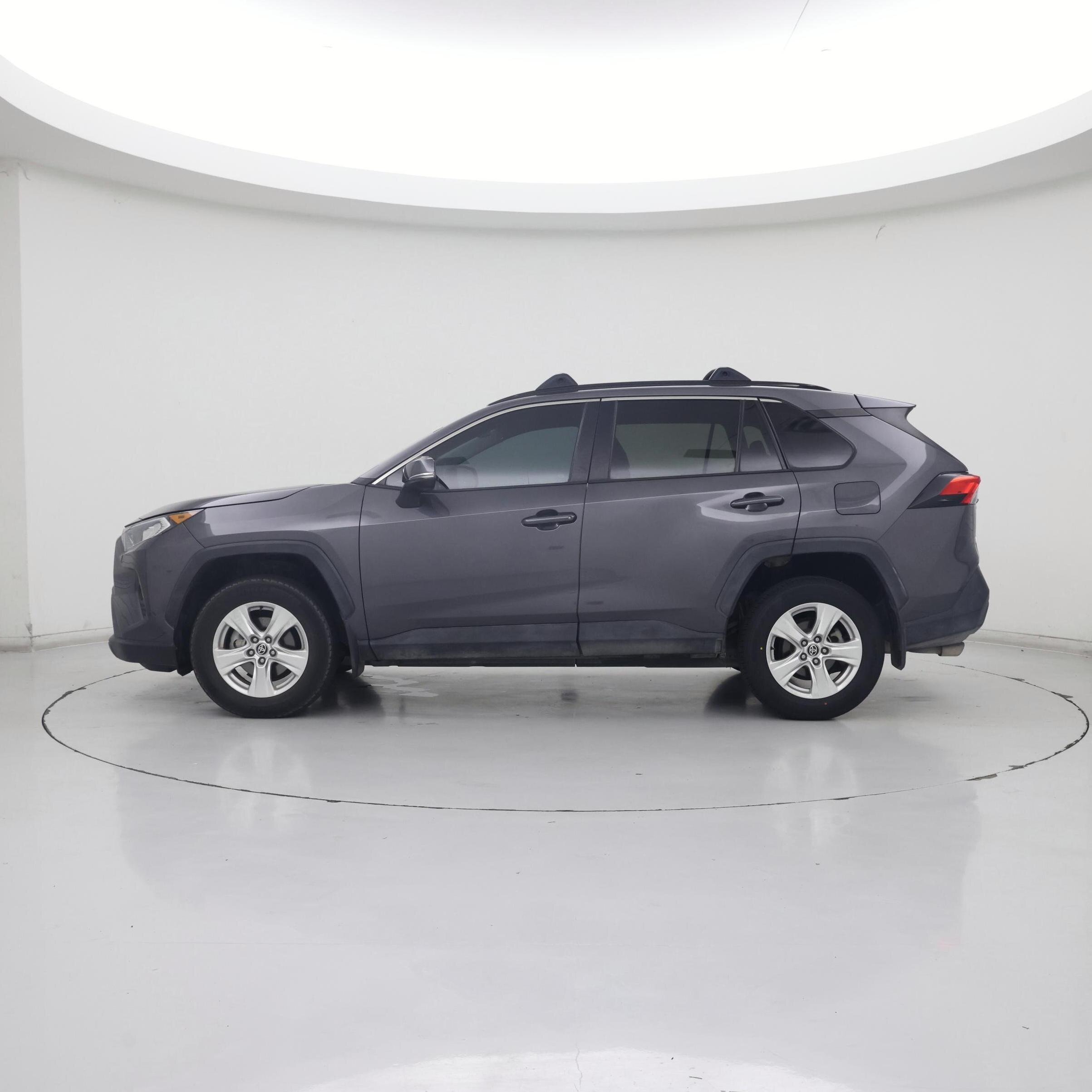 Thumbnail: 2021 Toyota RAV4 - 3