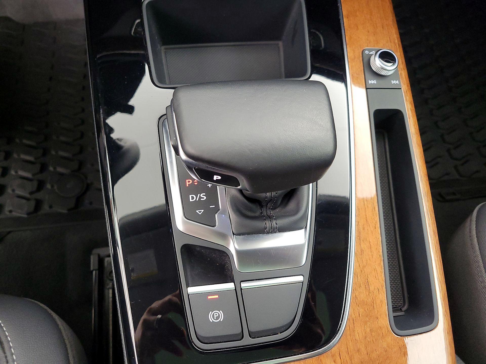 Thumbnail: 2023 Audi Q5 - 17