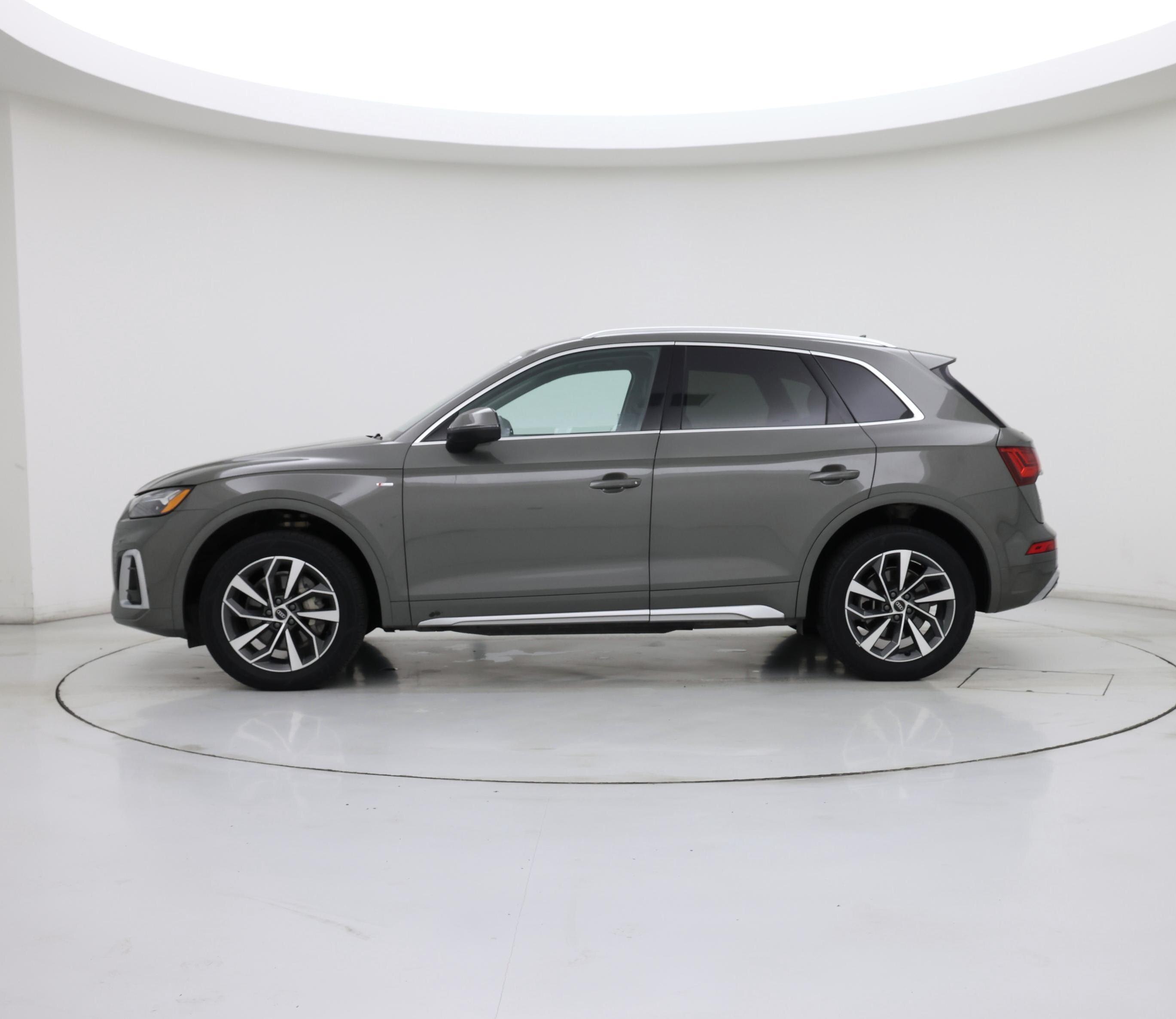 Thumbnail: 2023 Audi Q5 - 3