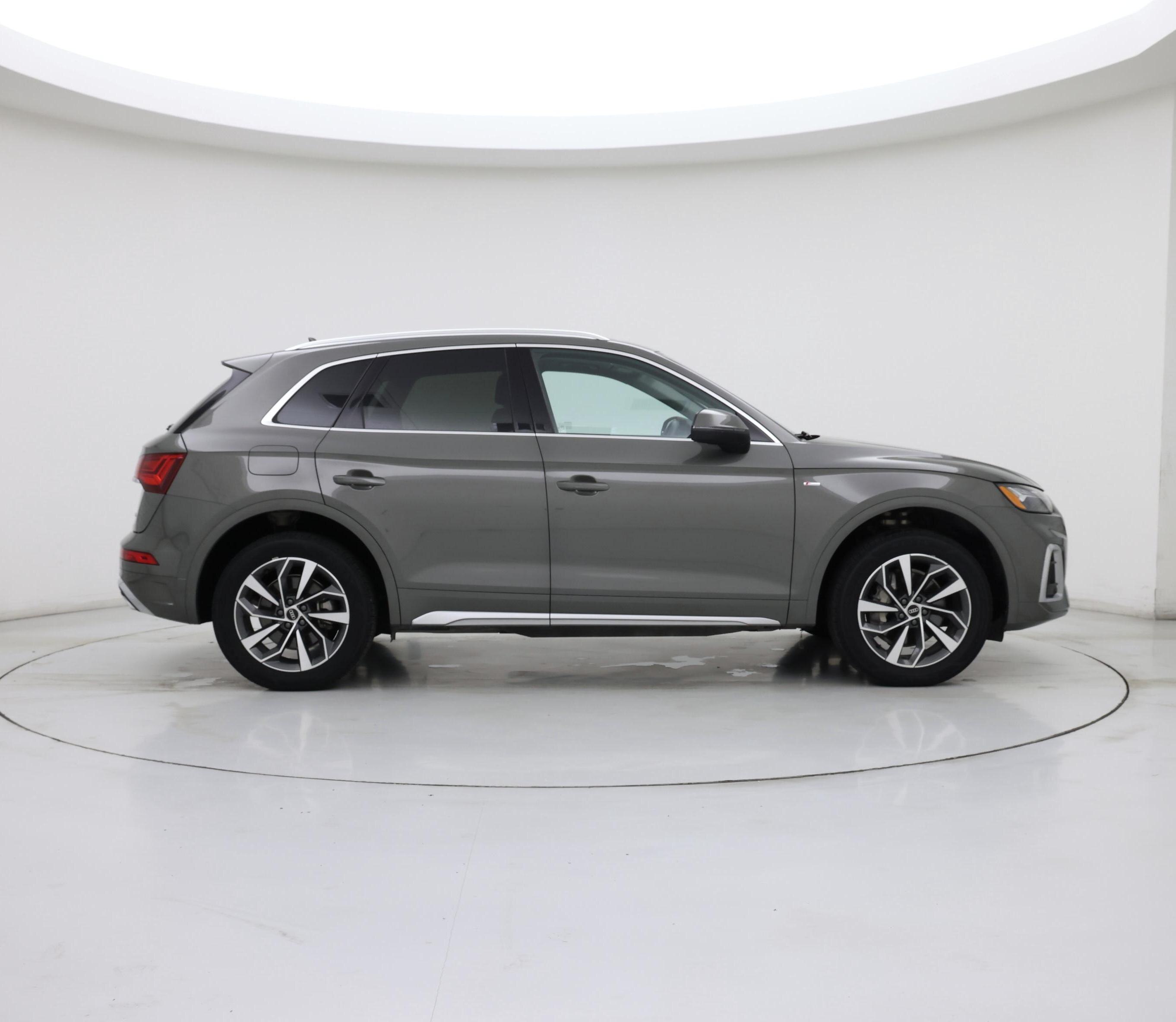 Thumbnail: 2023 Audi Q5 - 7