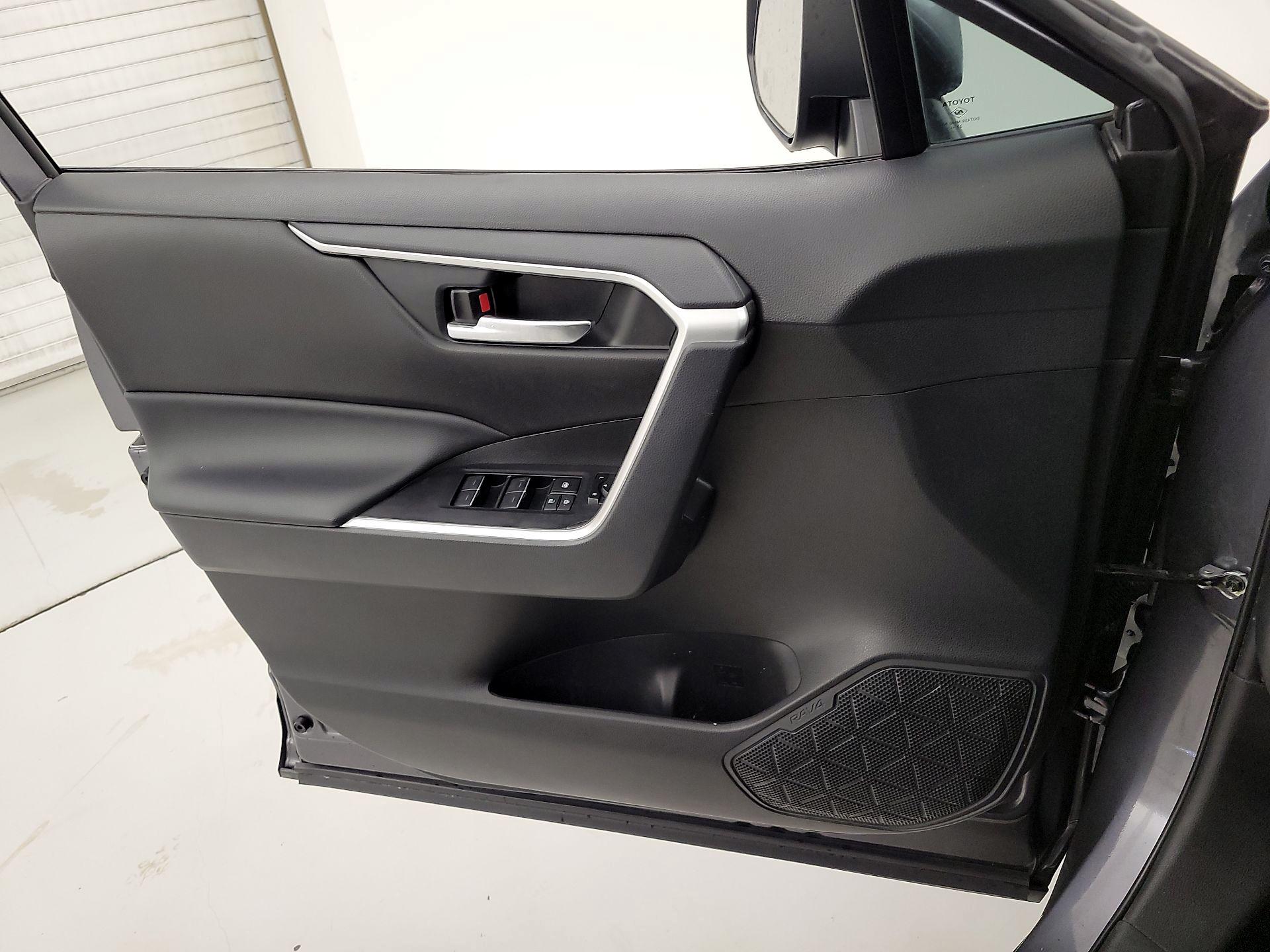 Thumbnail: 2023 Toyota RAV4 - 12