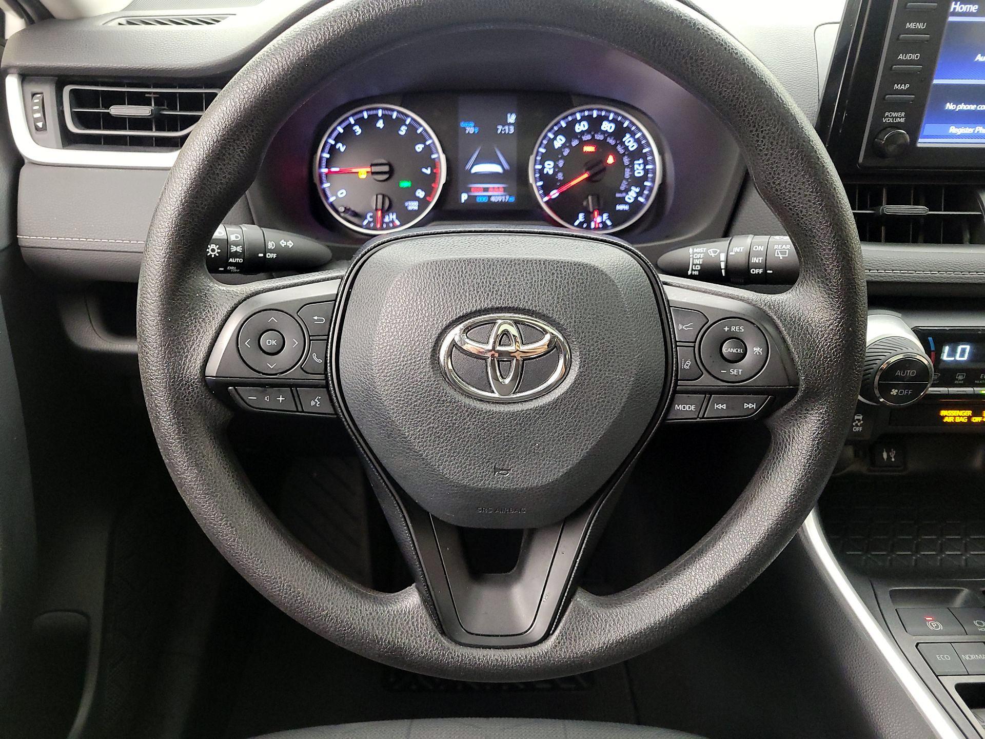 Thumbnail: 2019 Toyota RAV4 - 10