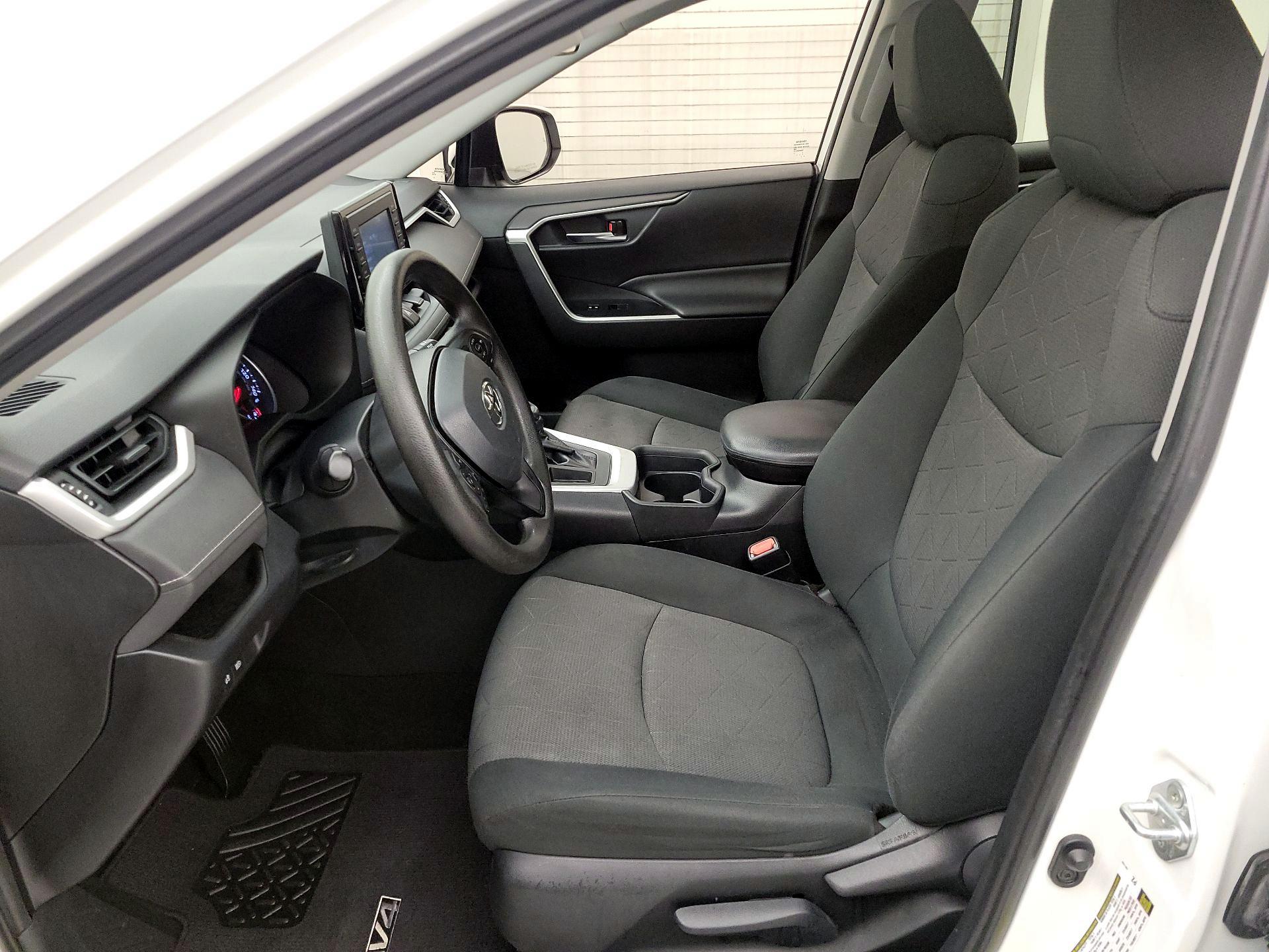 Thumbnail: 2019 Toyota RAV4 - 11