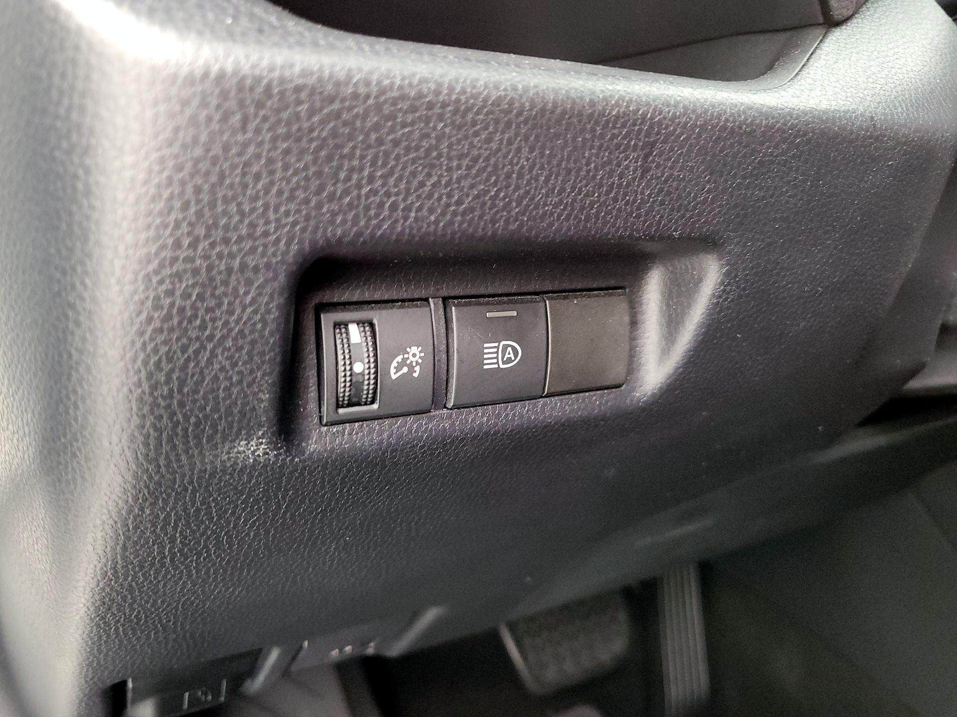 Thumbnail: 2019 Toyota RAV4 - 13