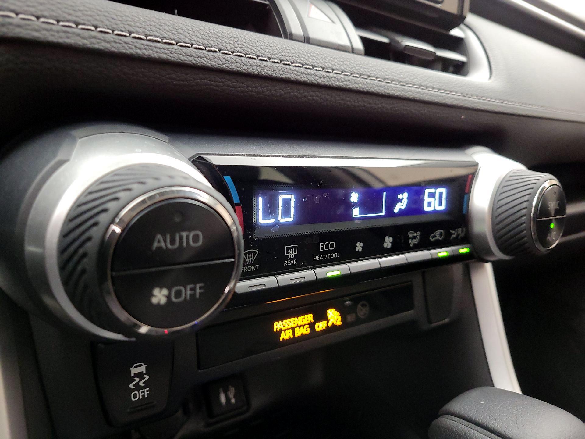 Thumbnail: 2019 Toyota RAV4 - 16