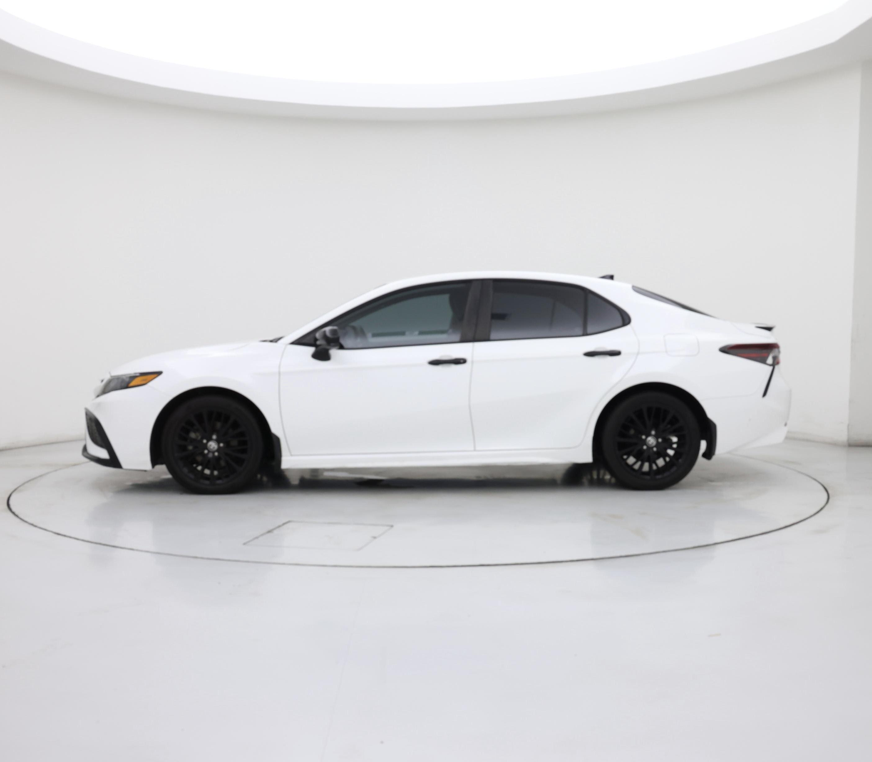 Thumbnail: 2021 Toyota Camry - 3