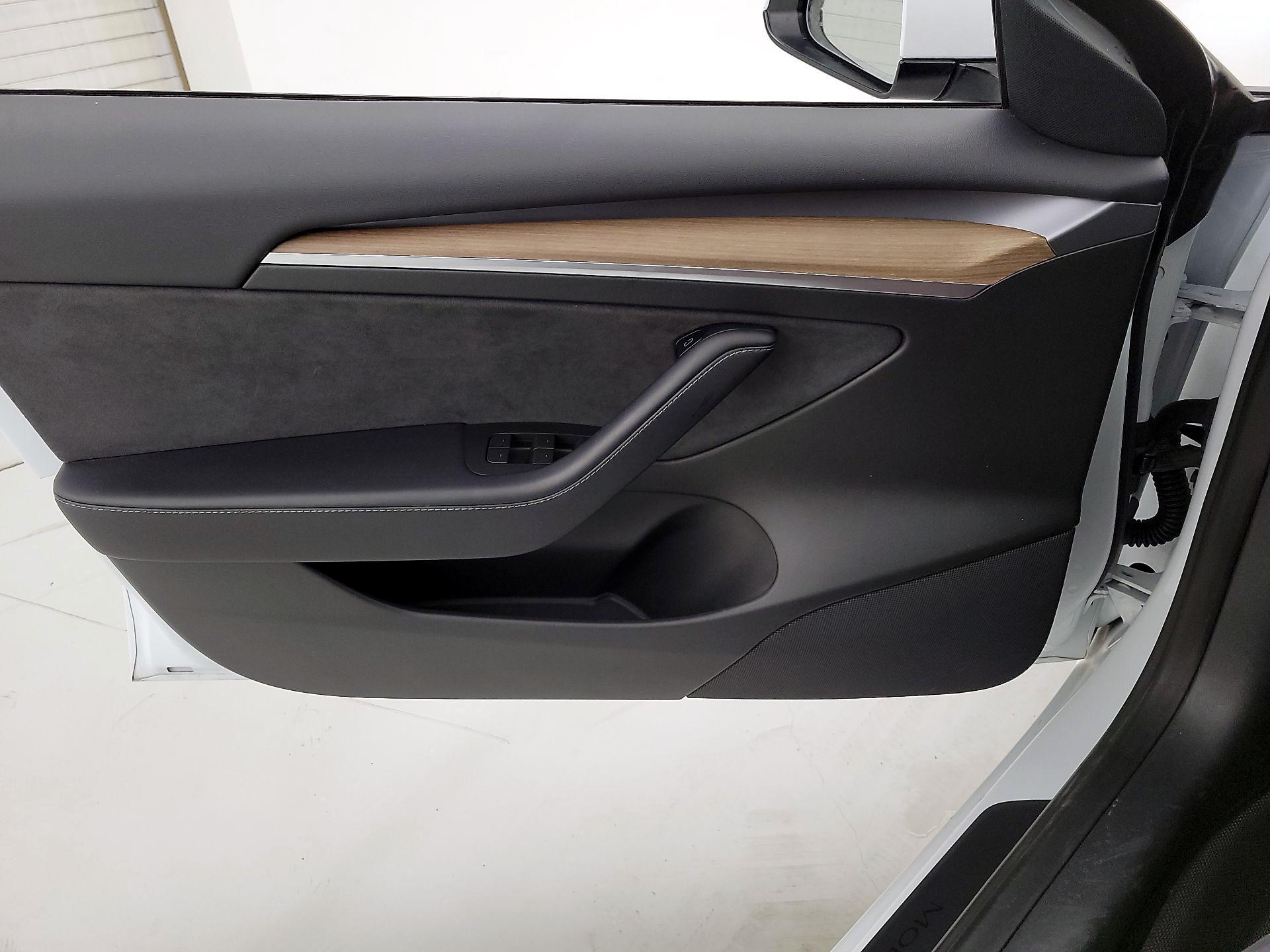 Thumbnail: 2021 Tesla Model 3 - 12