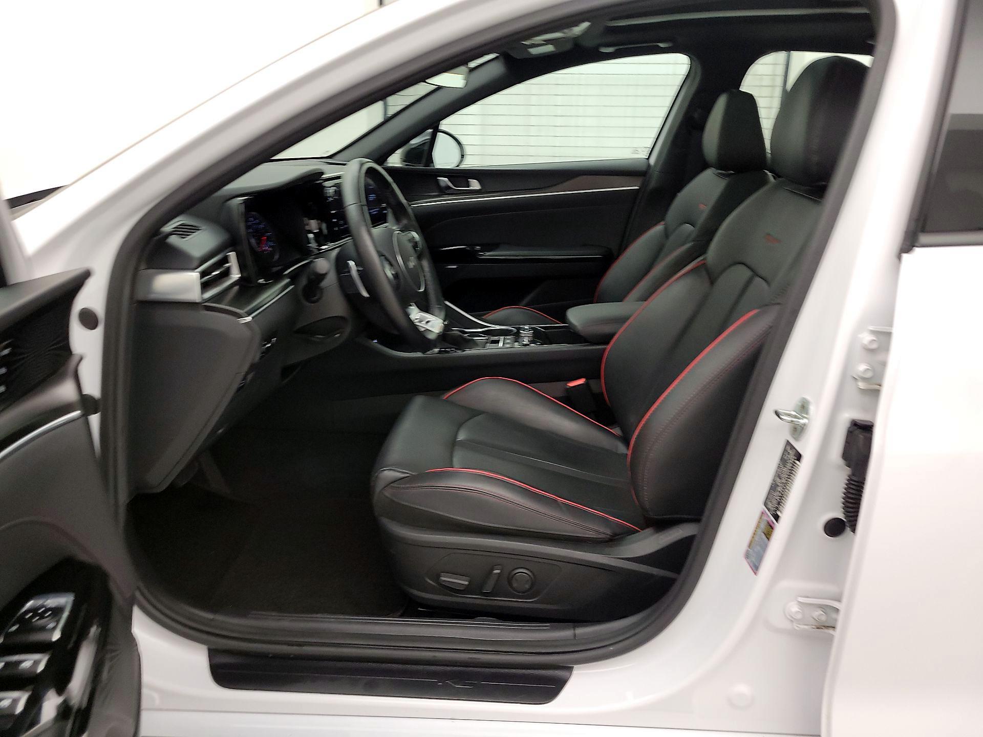 Thumbnail: 2022 Kia K5 - 11