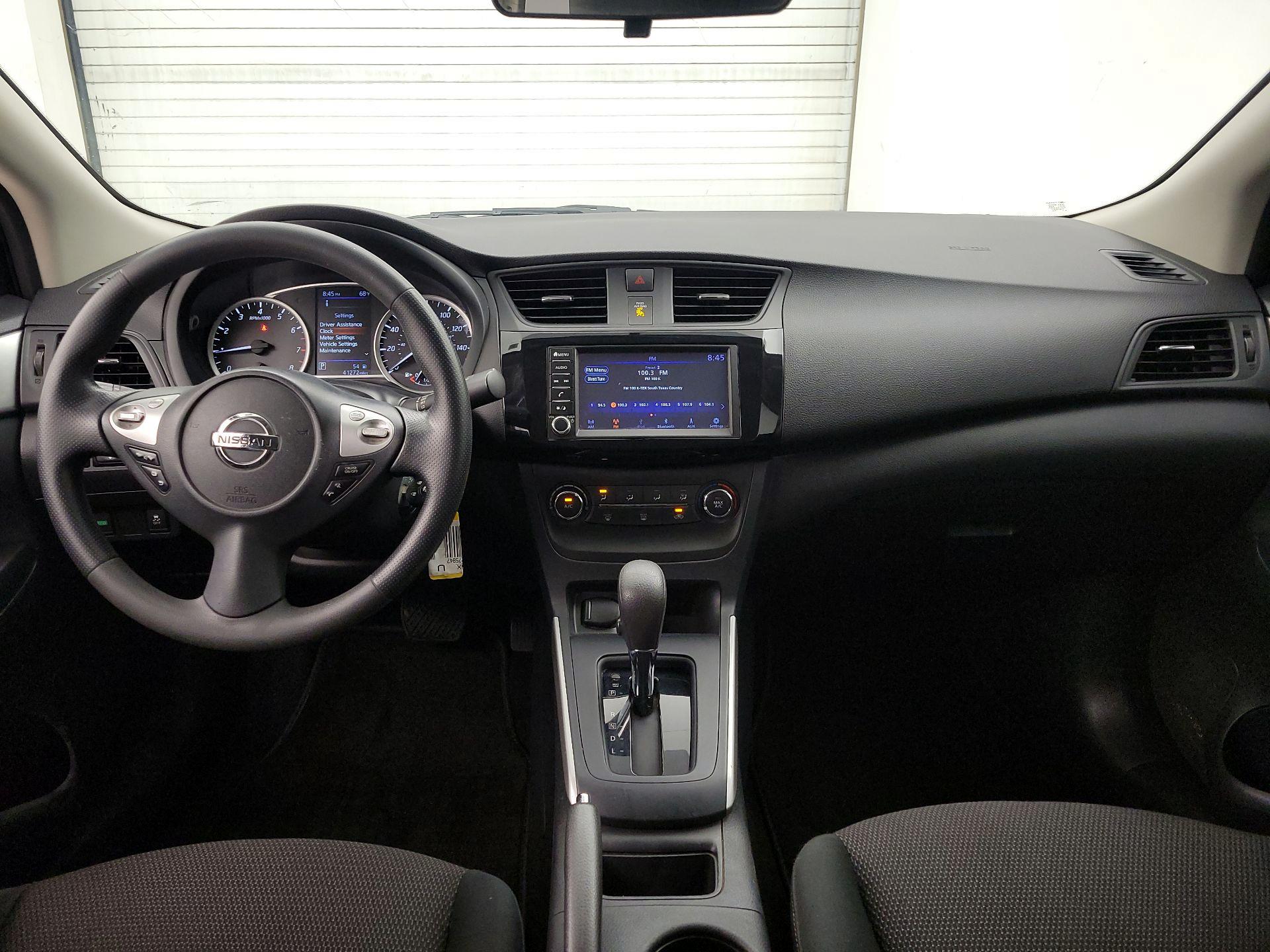 Thumbnail: 2019 Nissan Sentra - 9