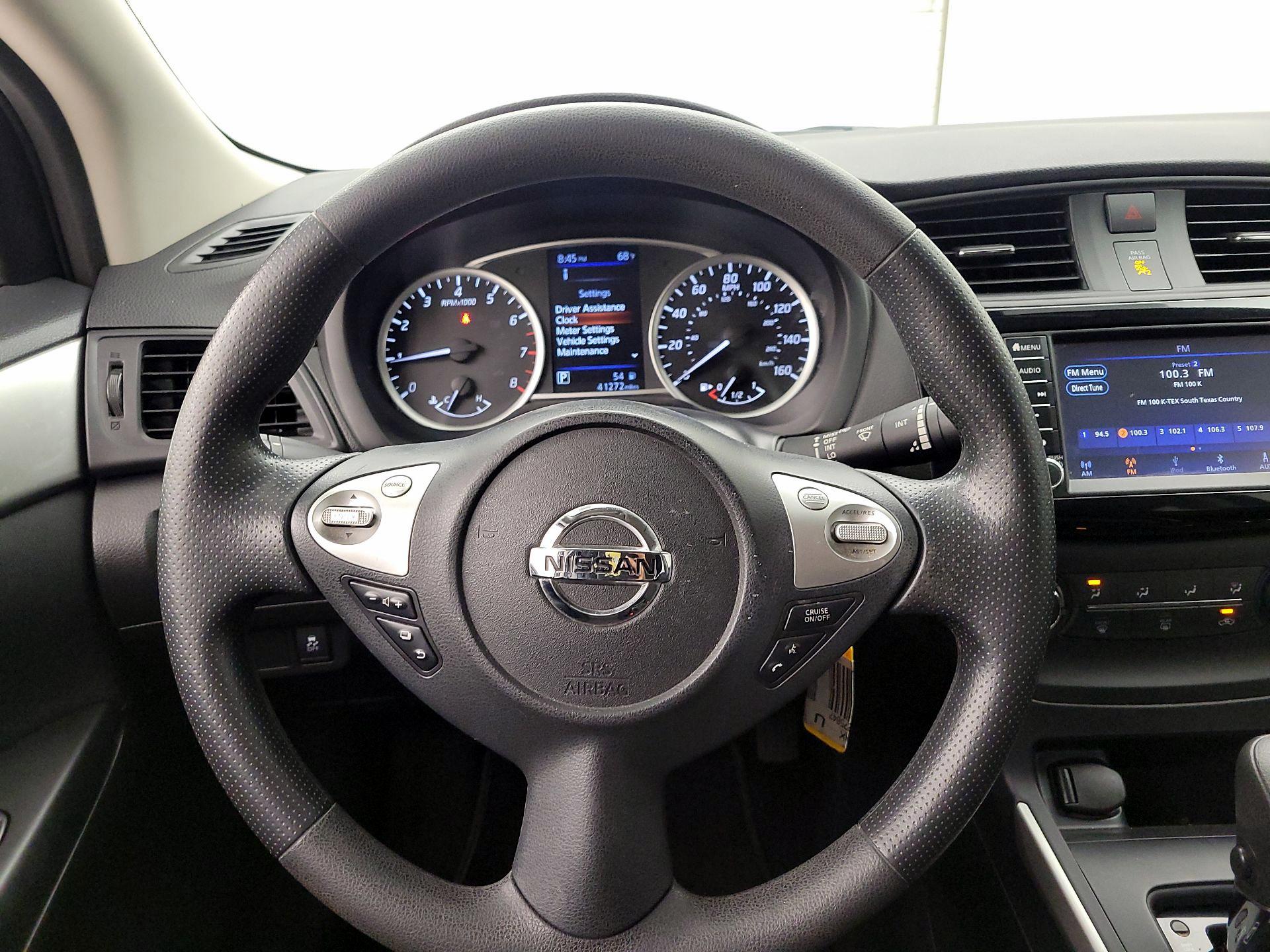Thumbnail: 2019 Nissan Sentra - 10