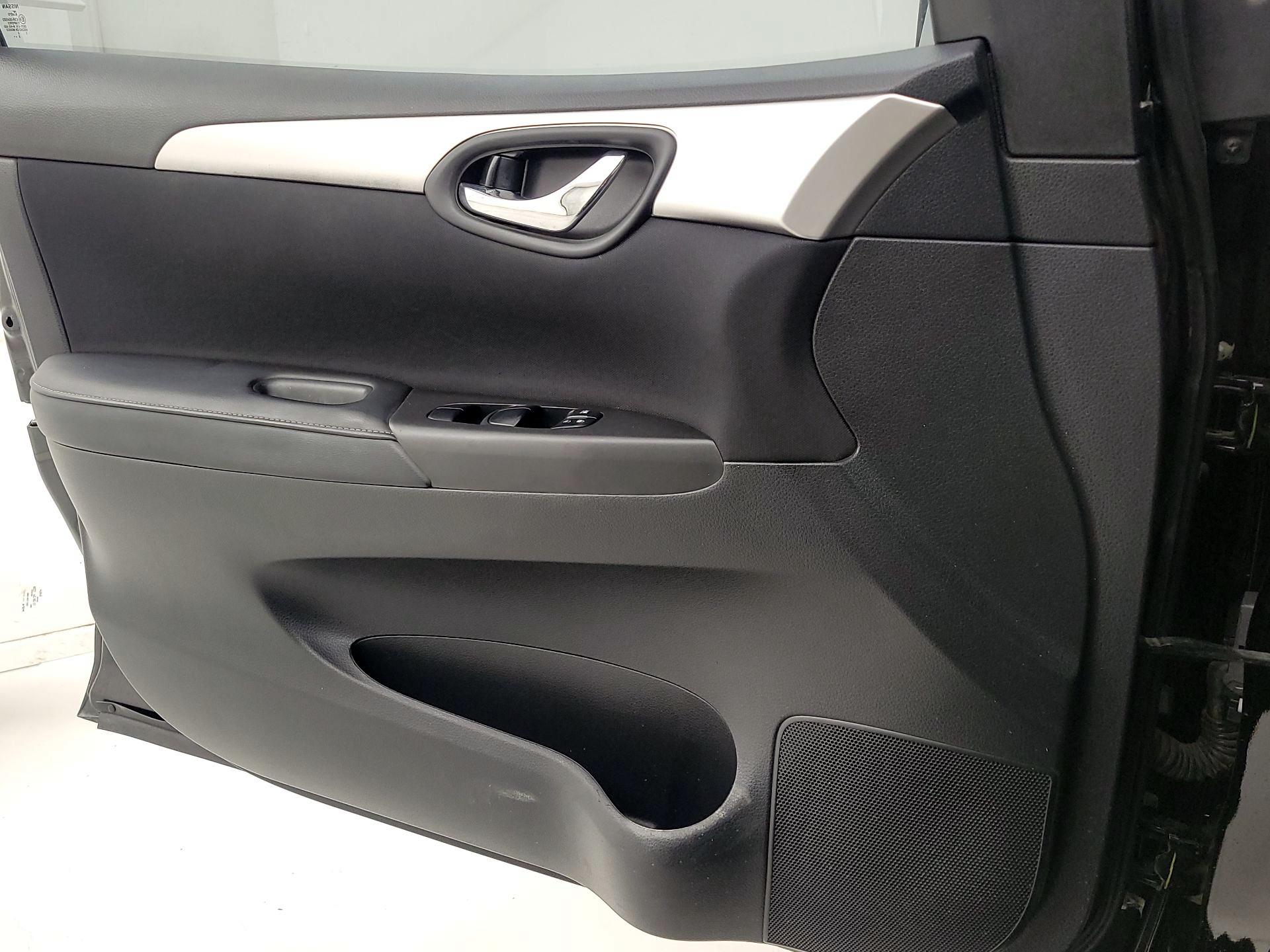 Thumbnail: 2019 Nissan Sentra - 12