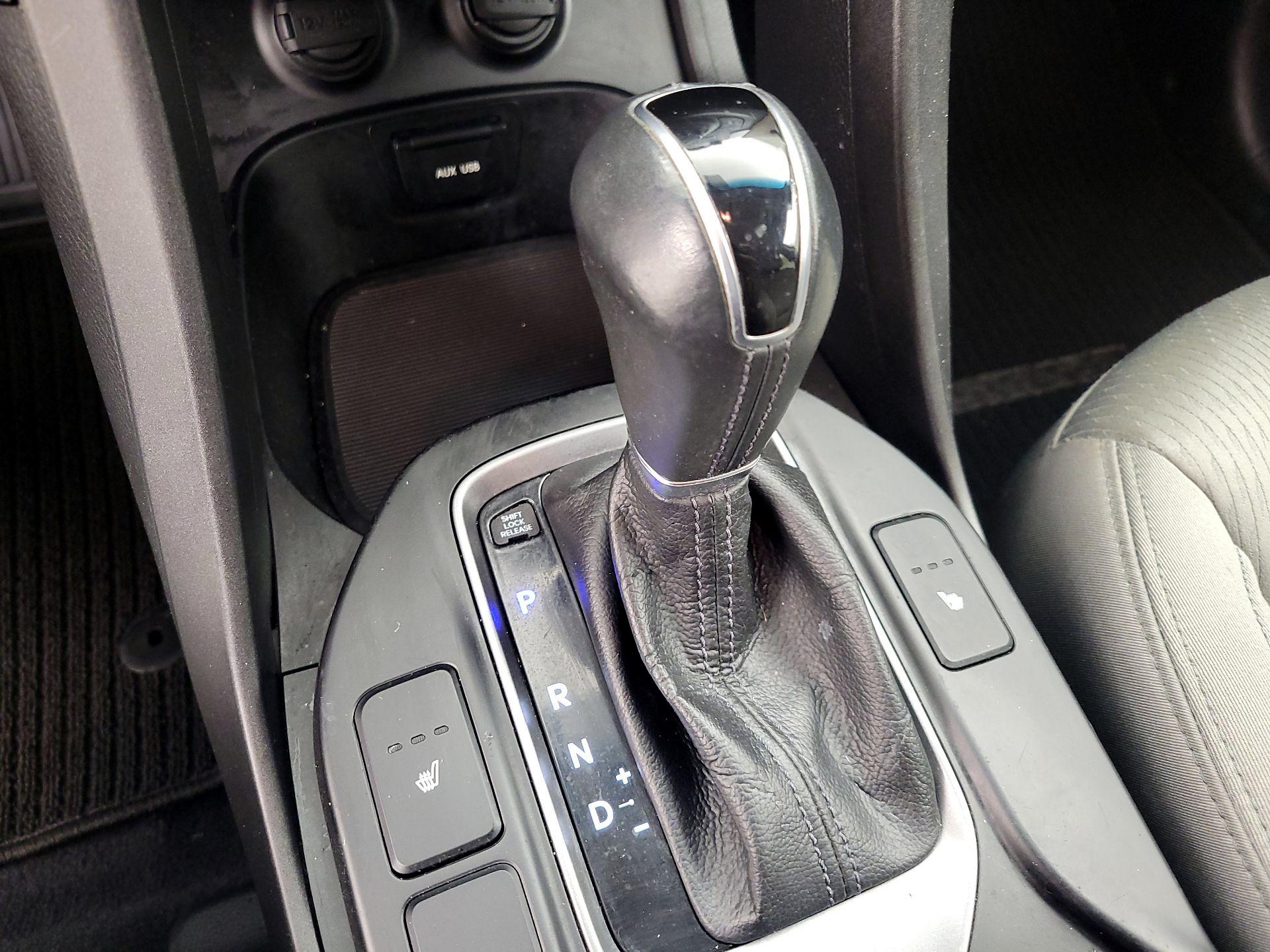 Thumbnail: 2013 Hyundai Santa Fe - 16