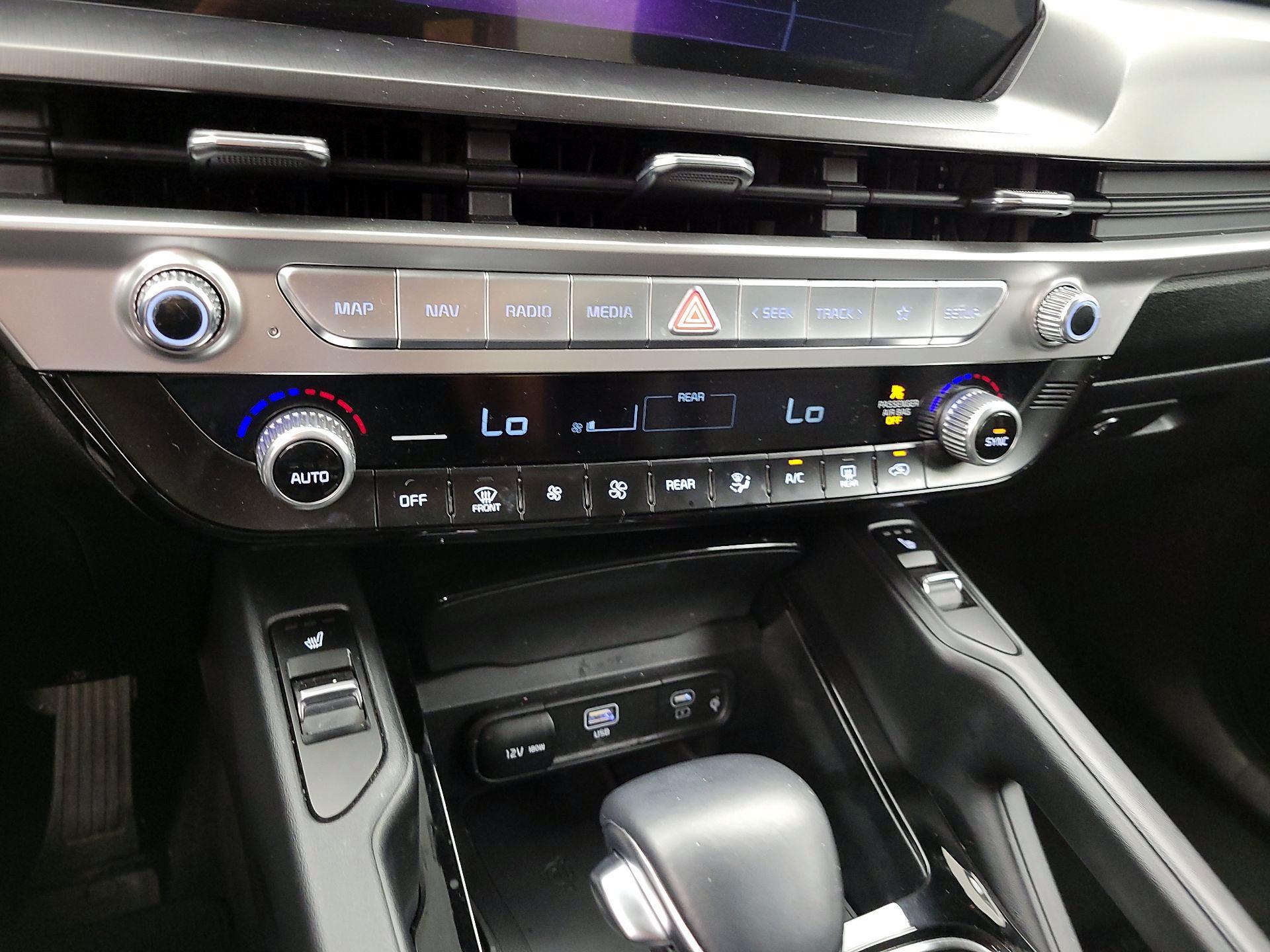Thumbnail: 2023 Kia Telluride - 17