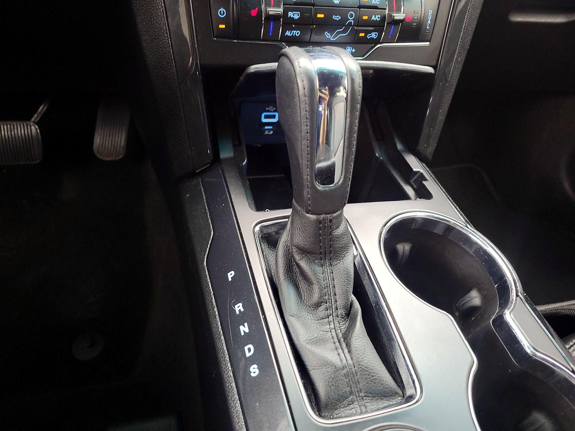 Thumbnail: 2016 Ford Explorer - 17