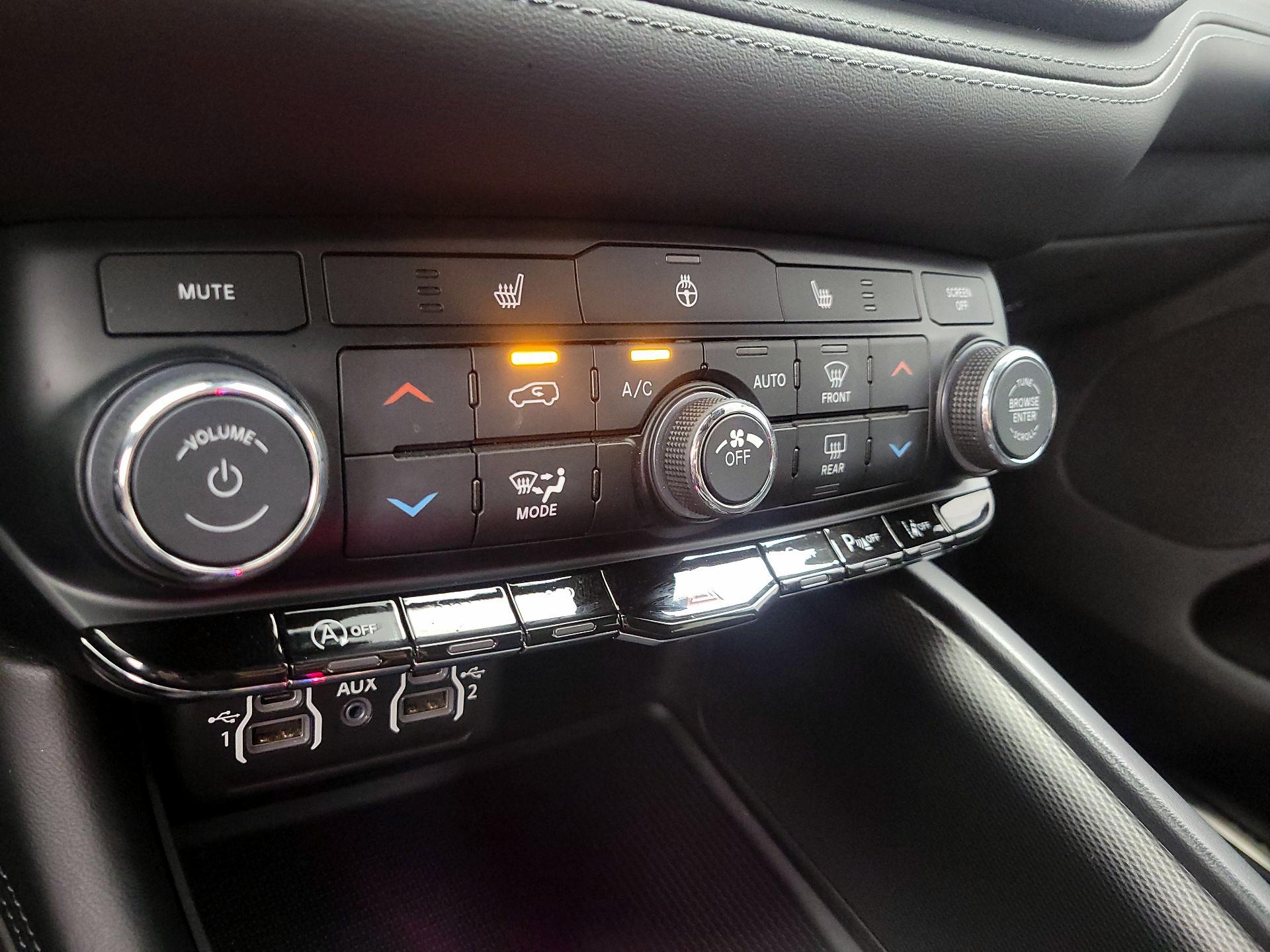 Thumbnail: 2022 Dodge Durango - 16