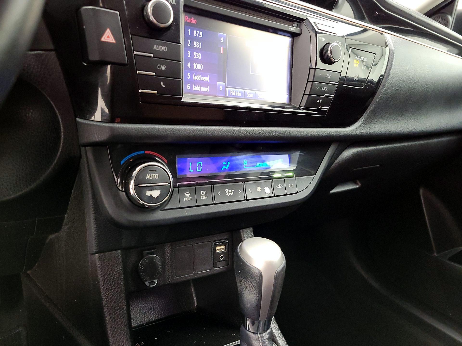 Thumbnail: 2016 Toyota Corolla - 16