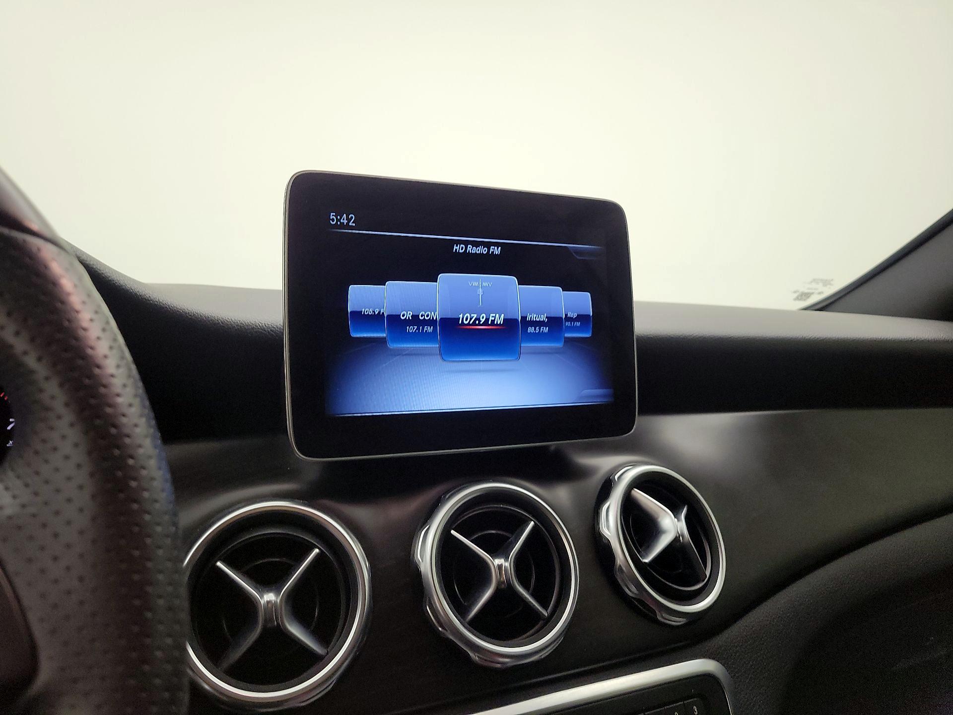 Thumbnail: 2019 Mercedes-Benz GLA - 16