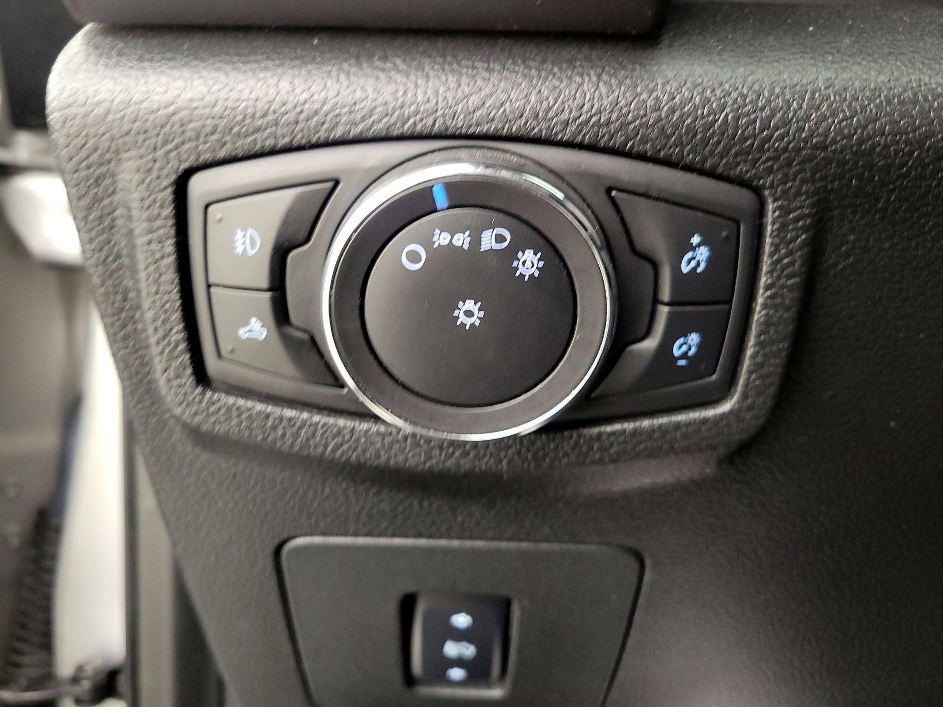 Thumbnail: 2016 Ford F-150 - 13