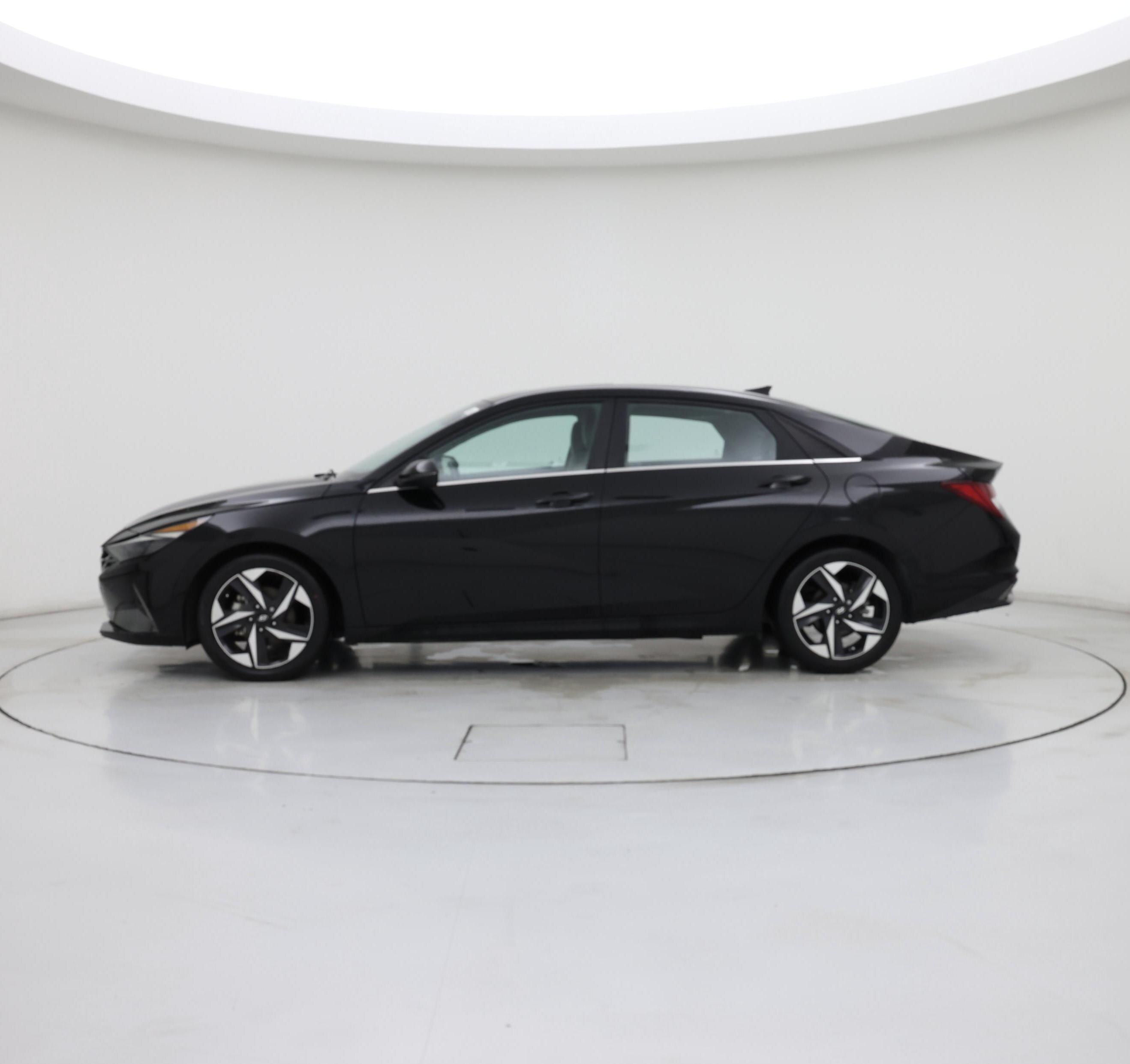Thumbnail: 2023 Hyundai Elantra - 3