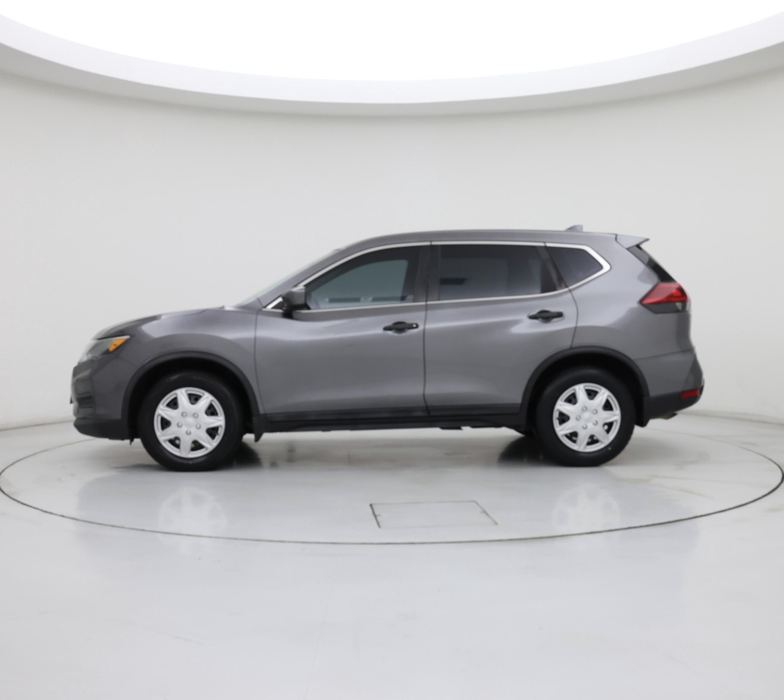 Thumbnail: 2018 Nissan Rogue - 3