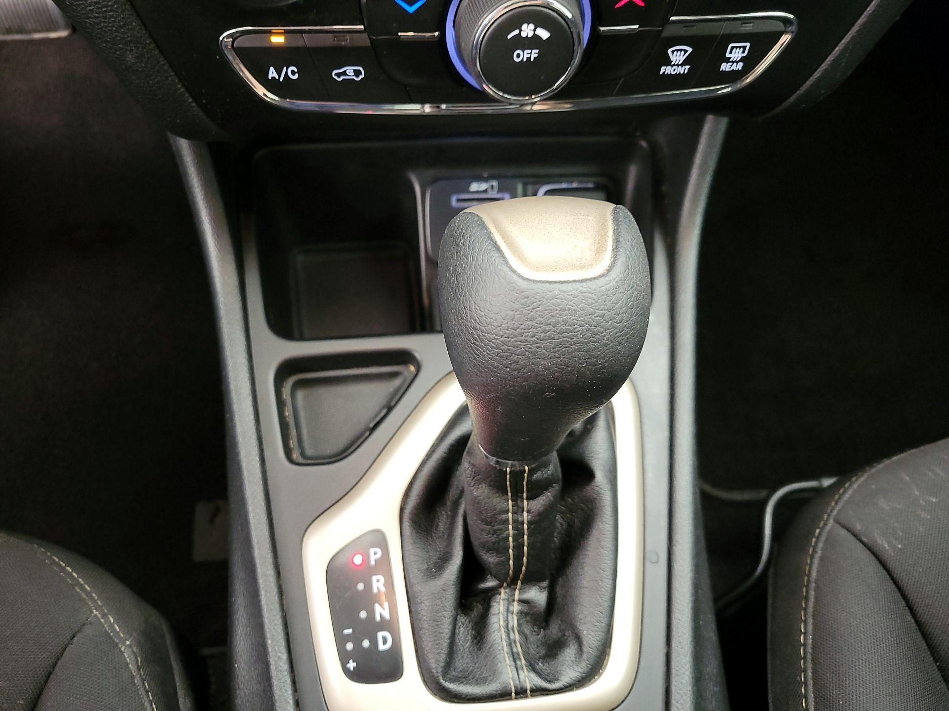 Thumbnail: 2016 Jeep Cherokee - 17