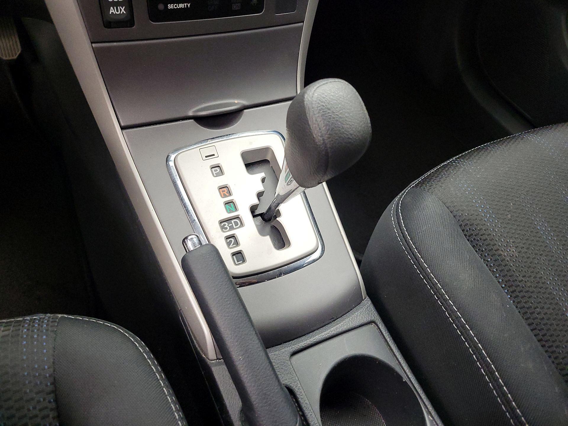 Thumbnail: 2013 Toyota Corolla - 16