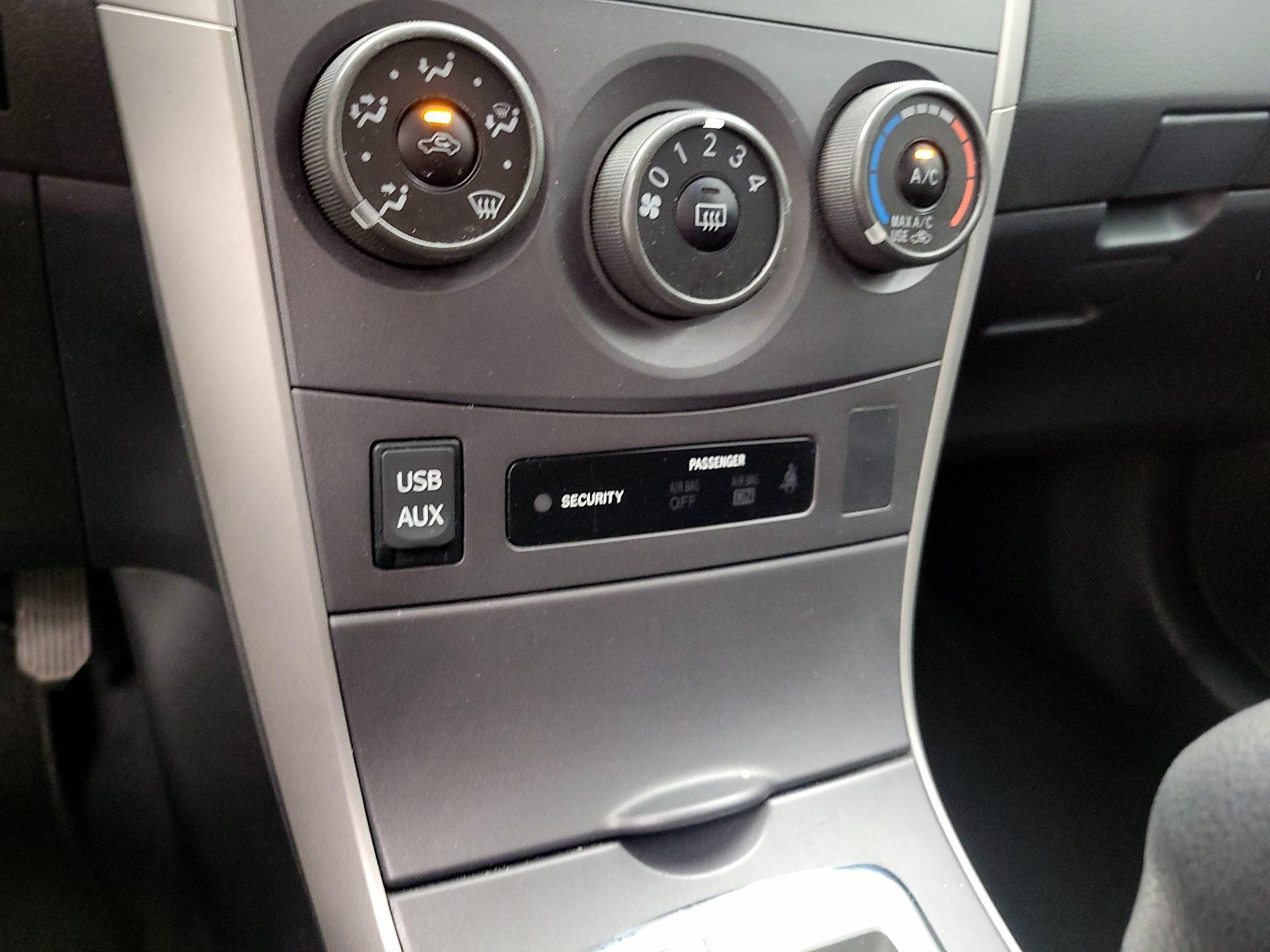 Thumbnail: 2013 Toyota Corolla - 17