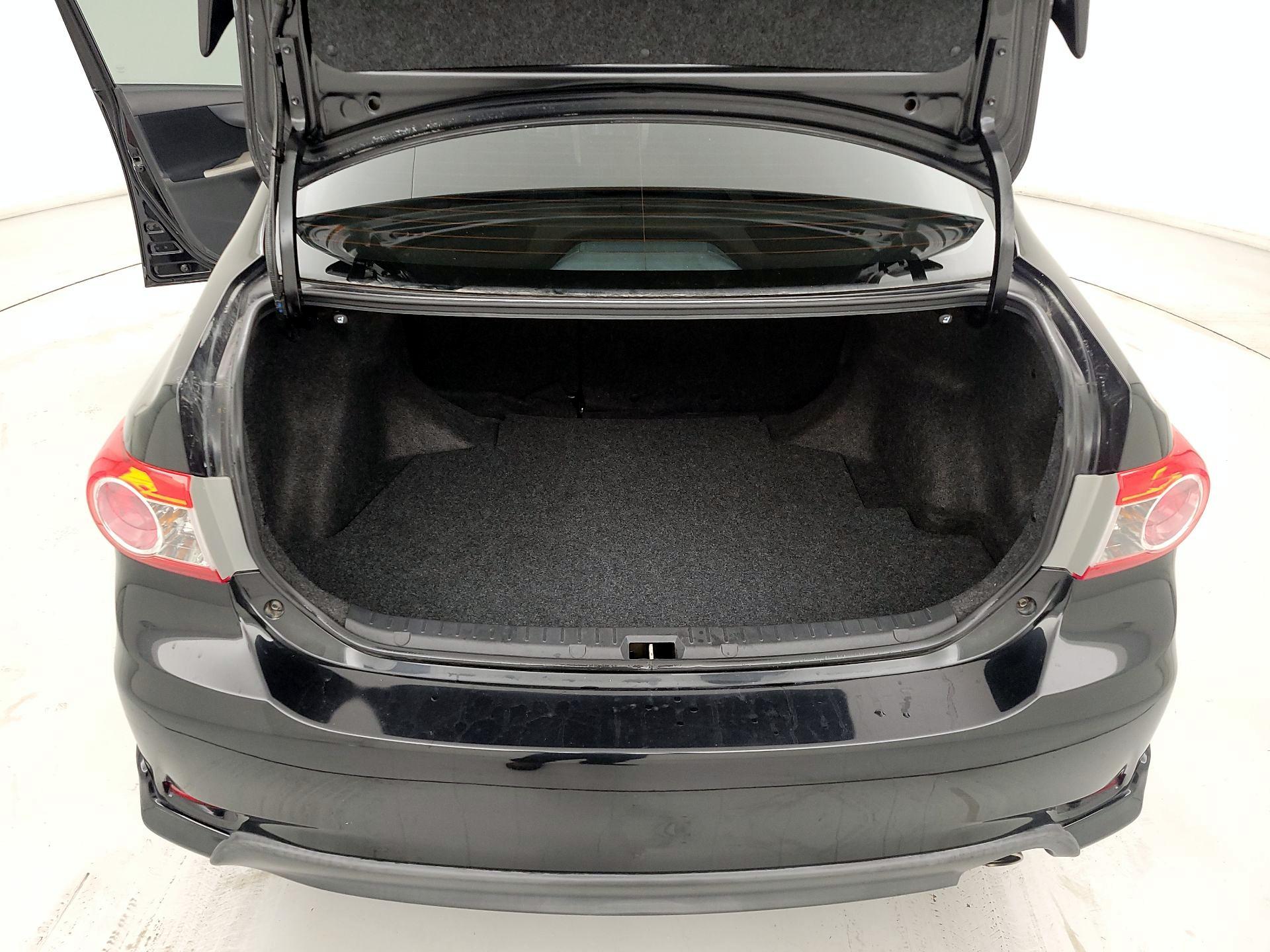 Thumbnail: 2013 Toyota Corolla - 19