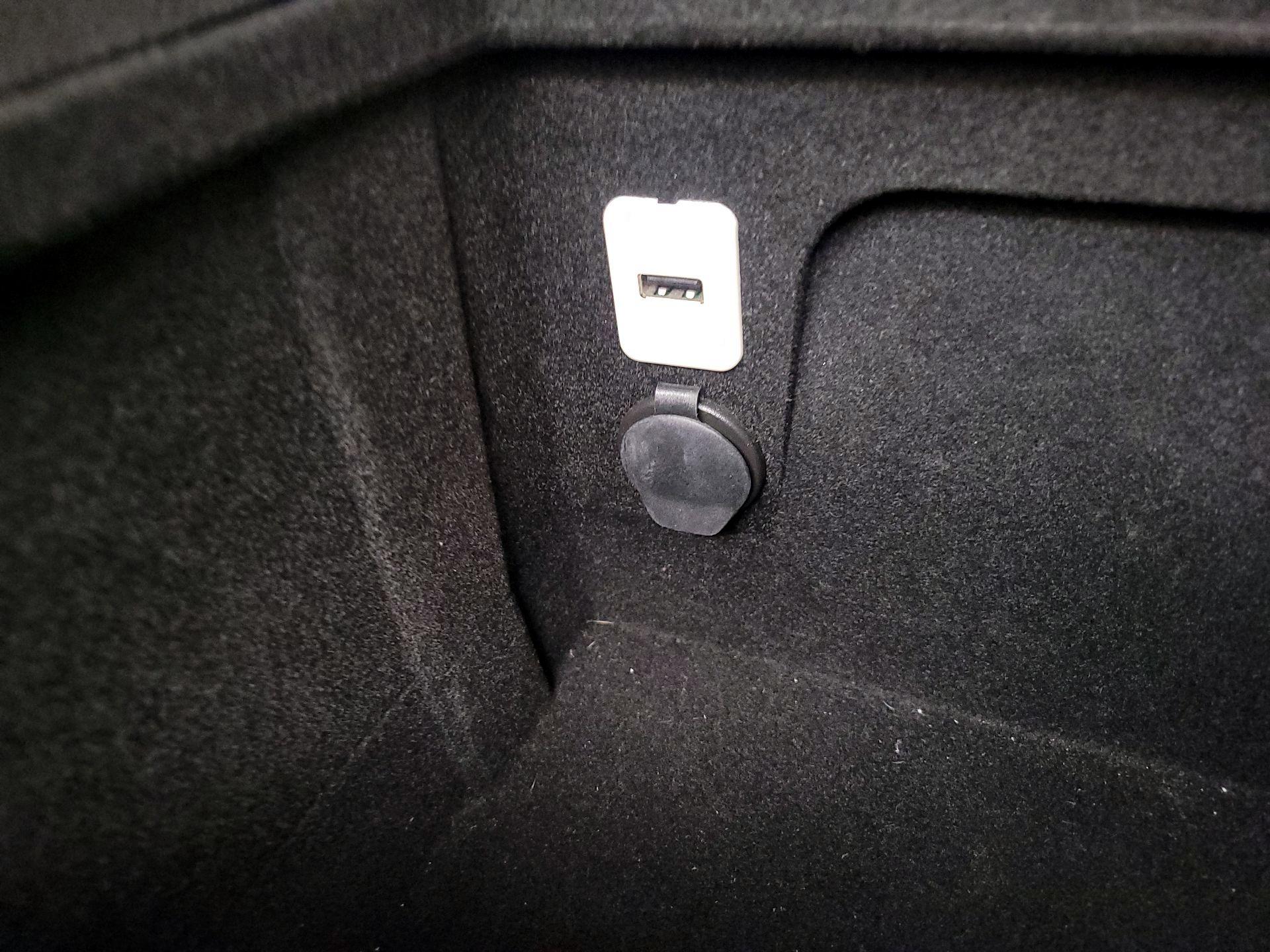 Thumbnail: 2013 Chevrolet Tahoe - 18